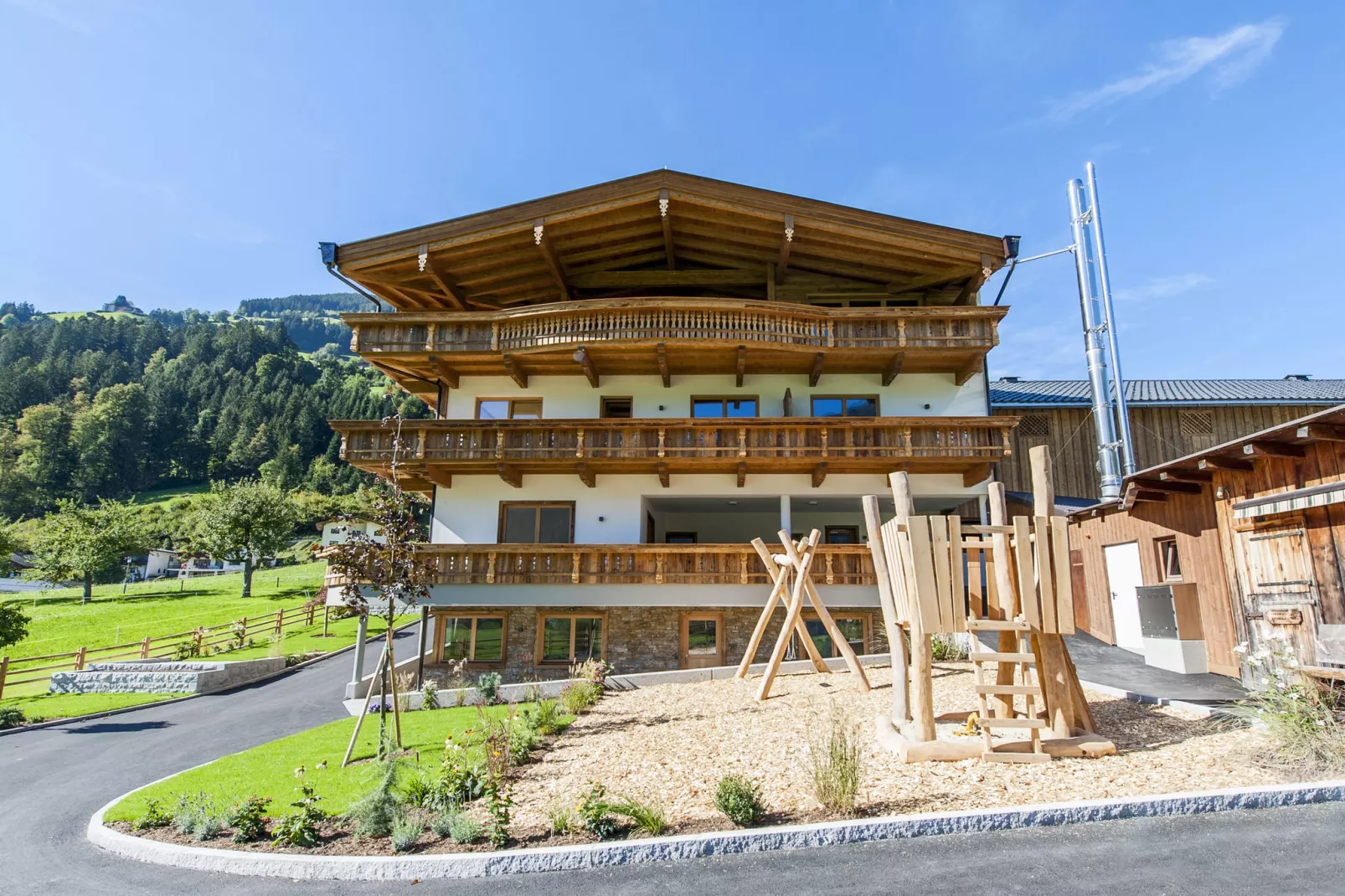 Bergblick-Exterior summer