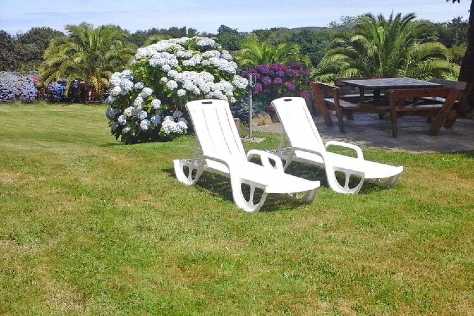 Holiday home Buguélès-Penvénan-Gardens summer