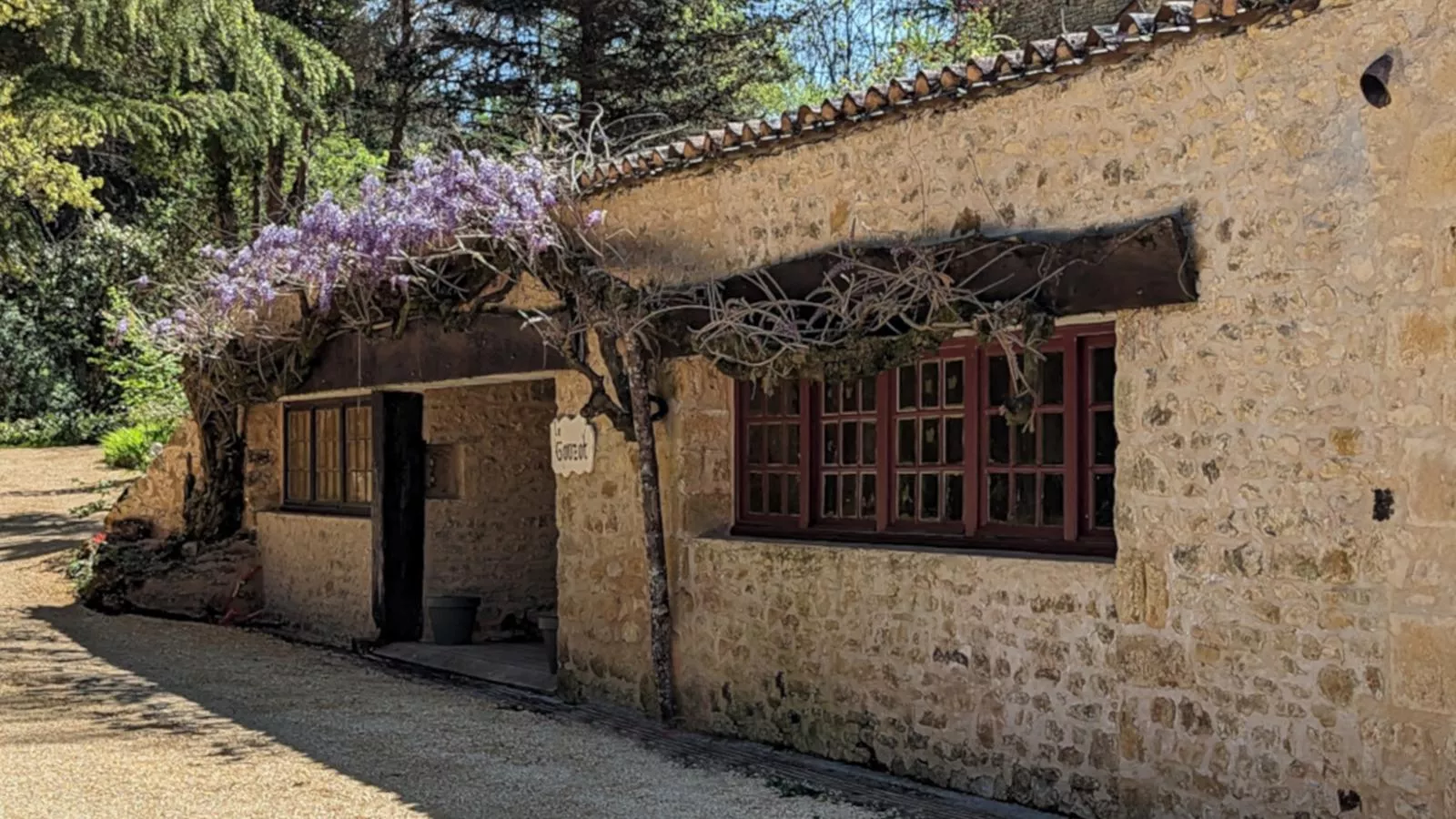 Gite Cottage-Exterior summer