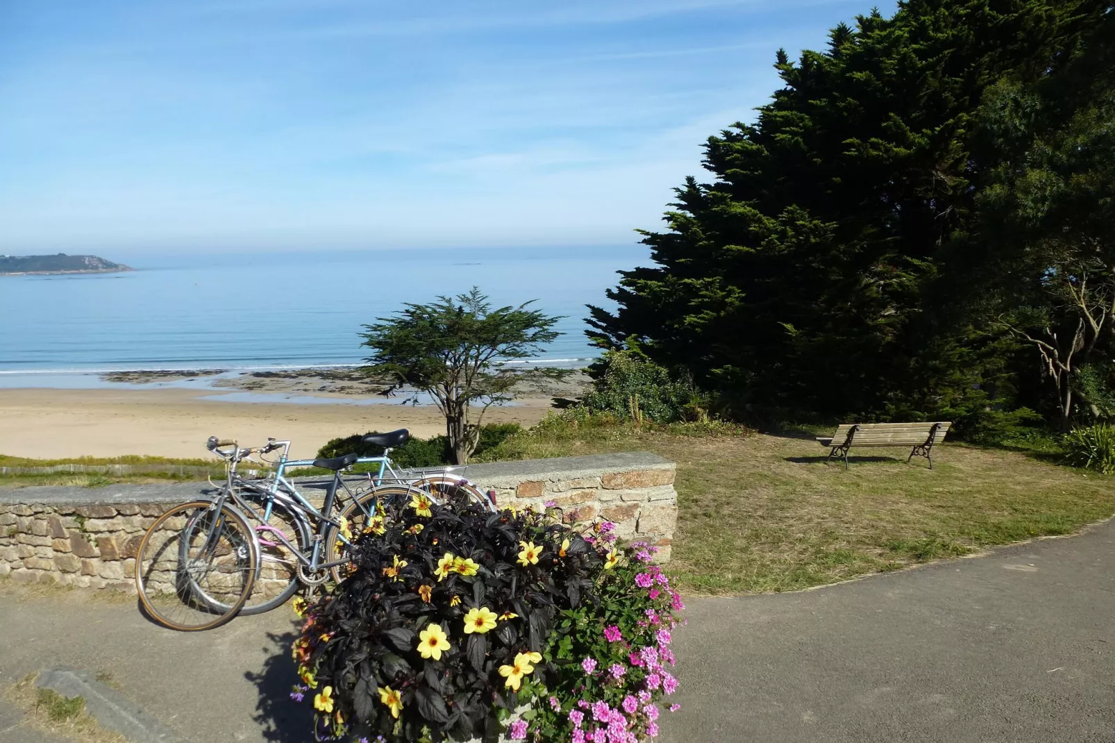 Studio bas Locquirec-Areas summer 5km