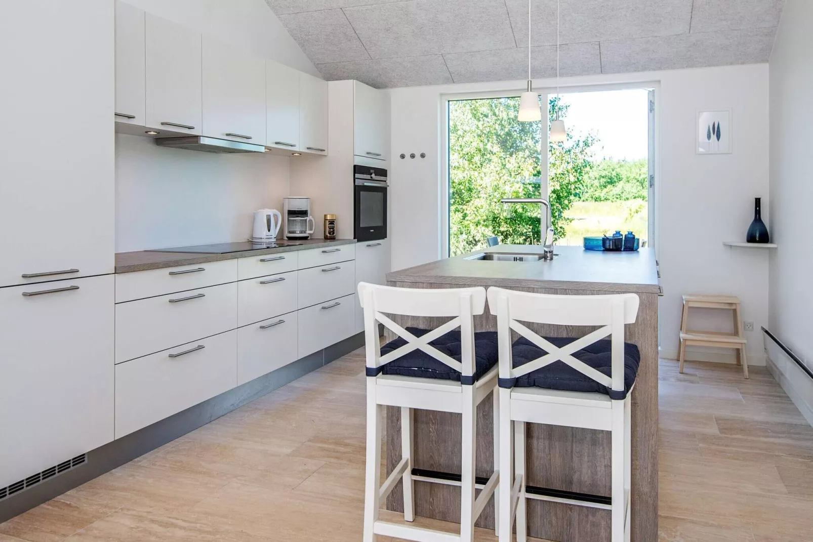 8 person holiday home in Glesborg-Indoor
