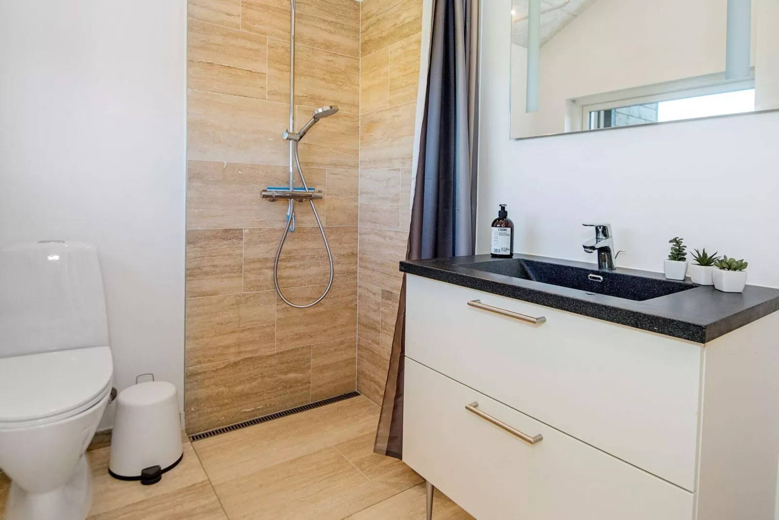 8 person holiday home in Glesborg-Indoor