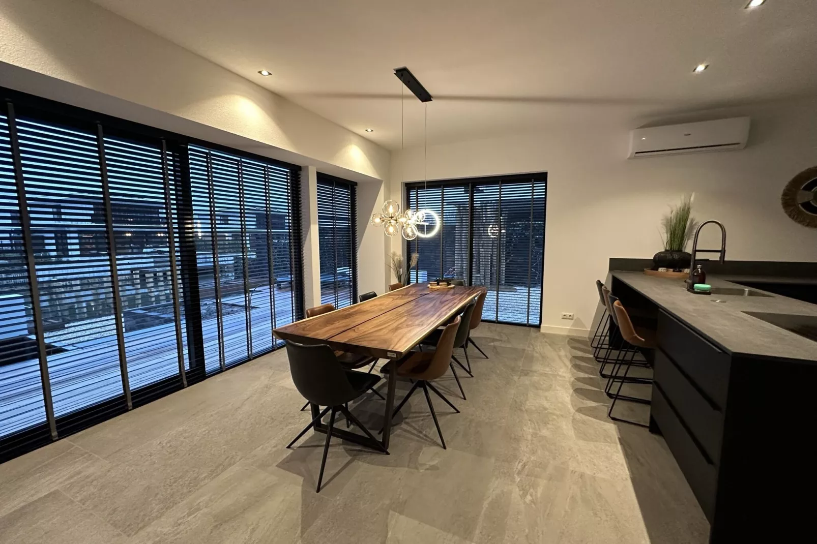 Casa Reyes al Lago 560-Dining room