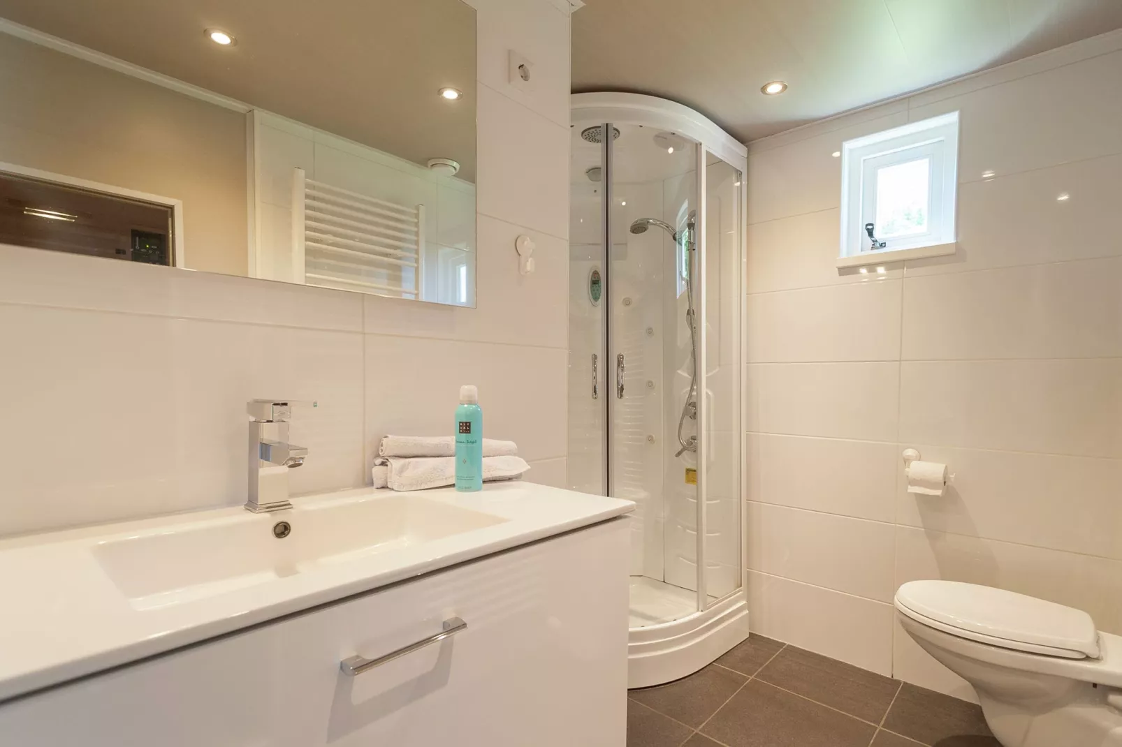 Alle Tijd-Bathroom
