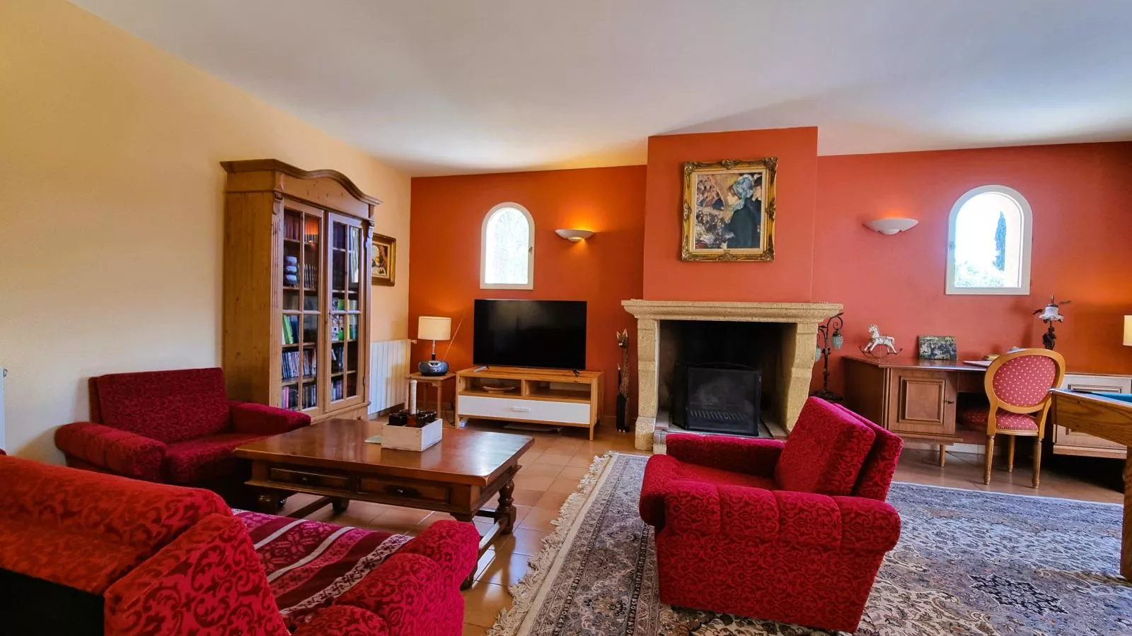 Roco Aigle-Living room