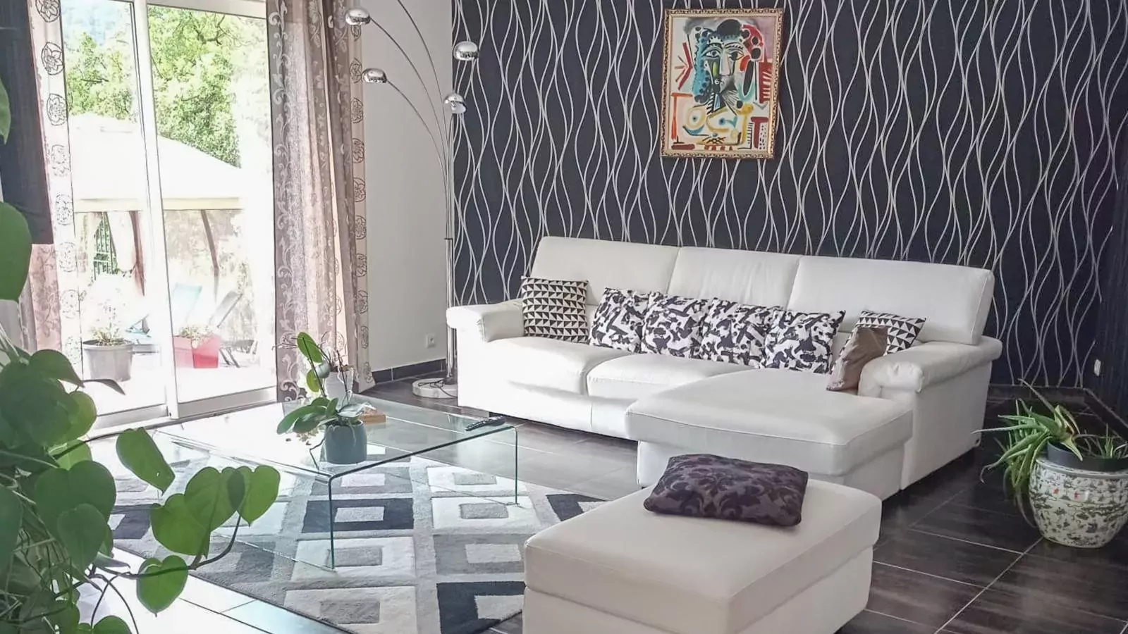 Lena-Living room