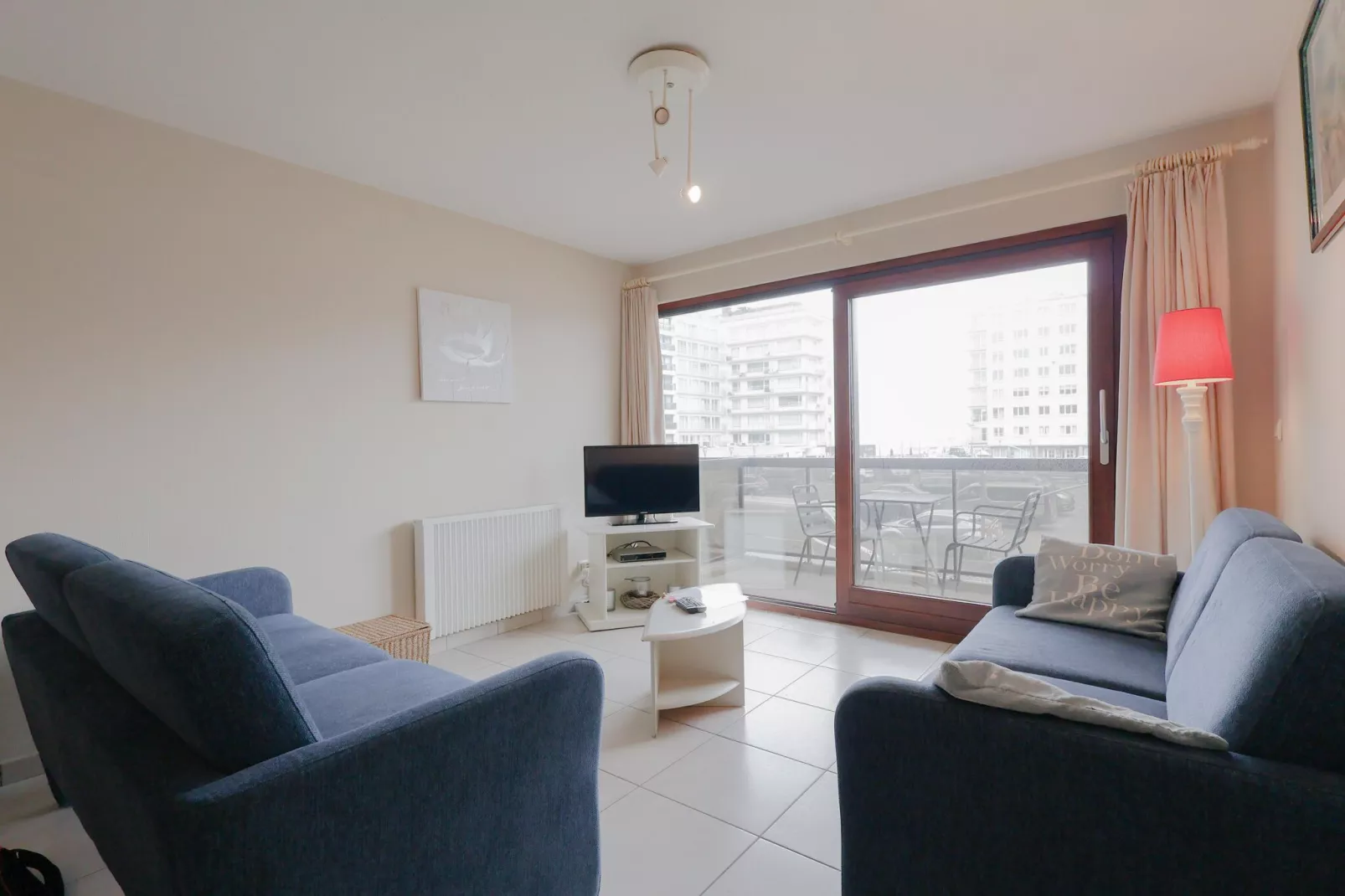 PLAZA J/2914-Living room