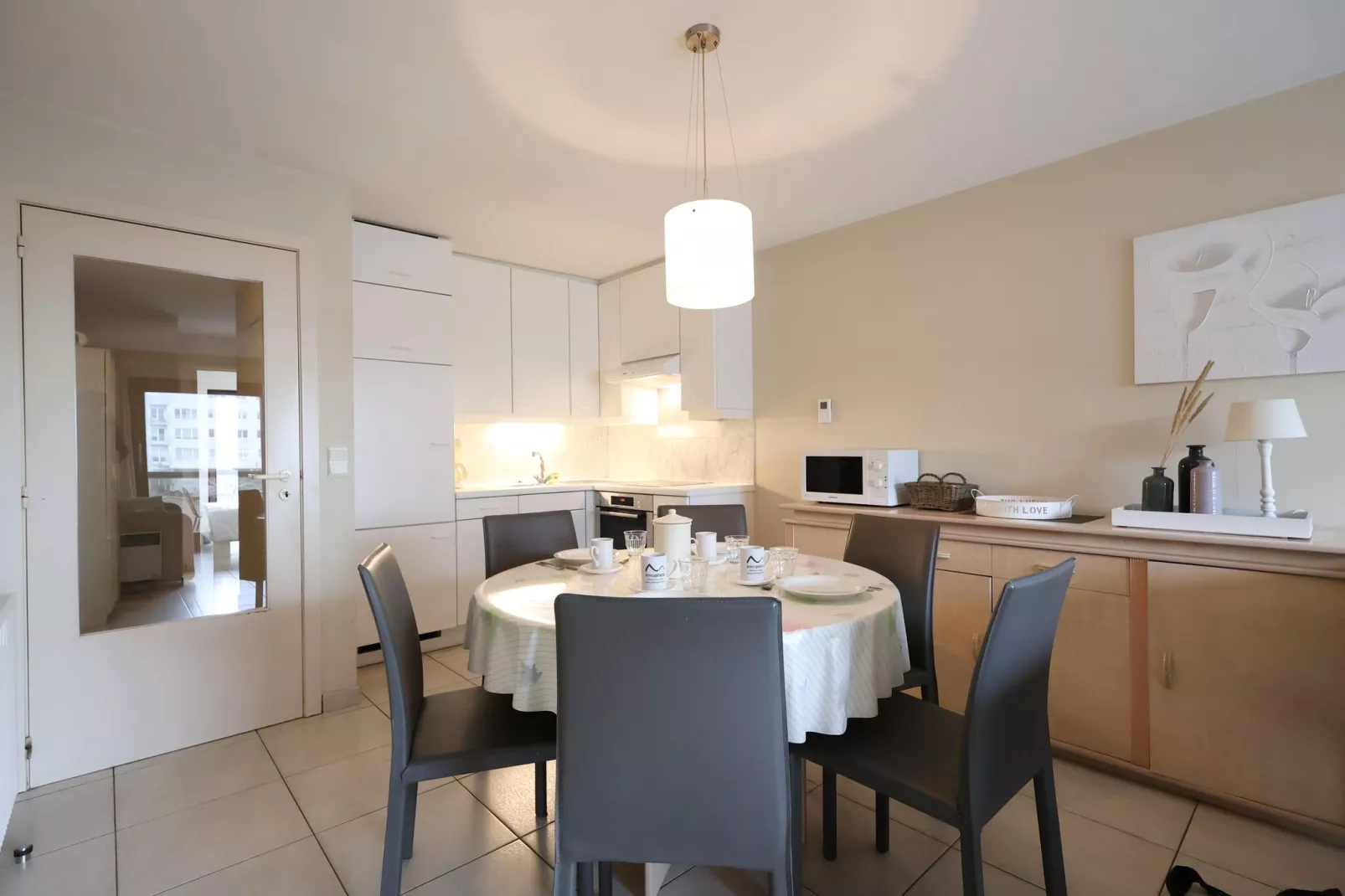 PLAZA J/2914-Kitchen