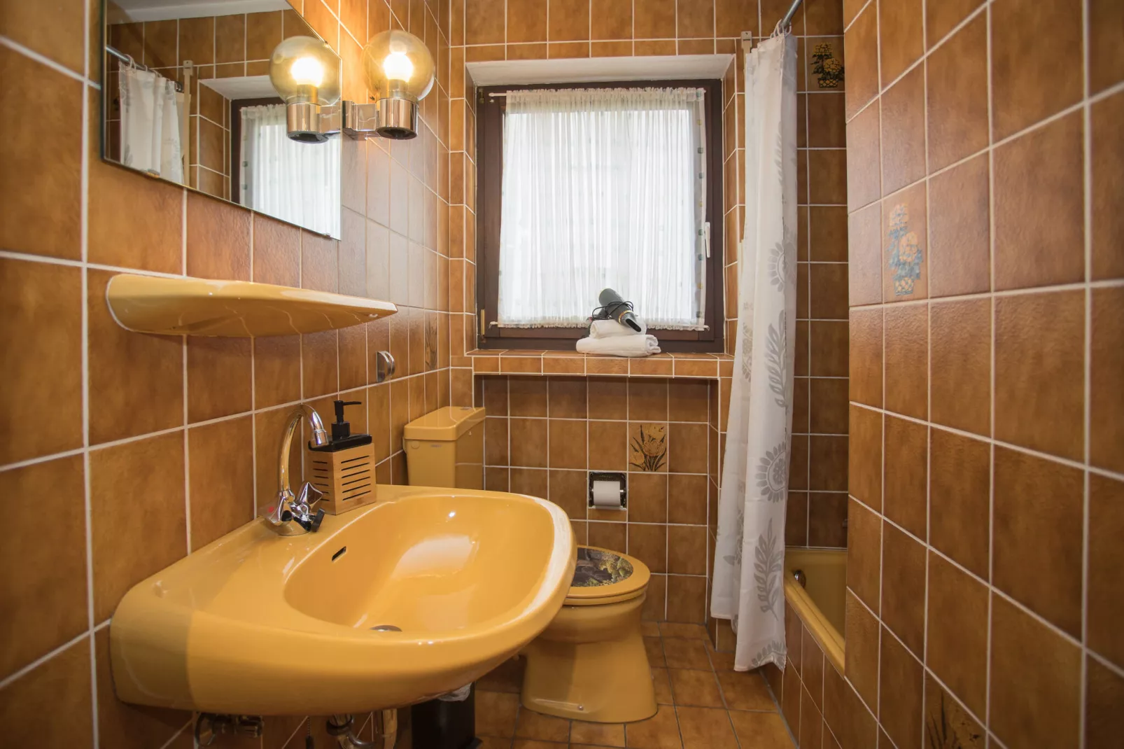 Am Bergelchen 22-Bathroom