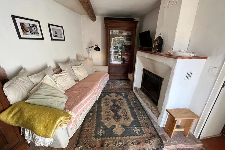 Vieille route de Grasse-Living room