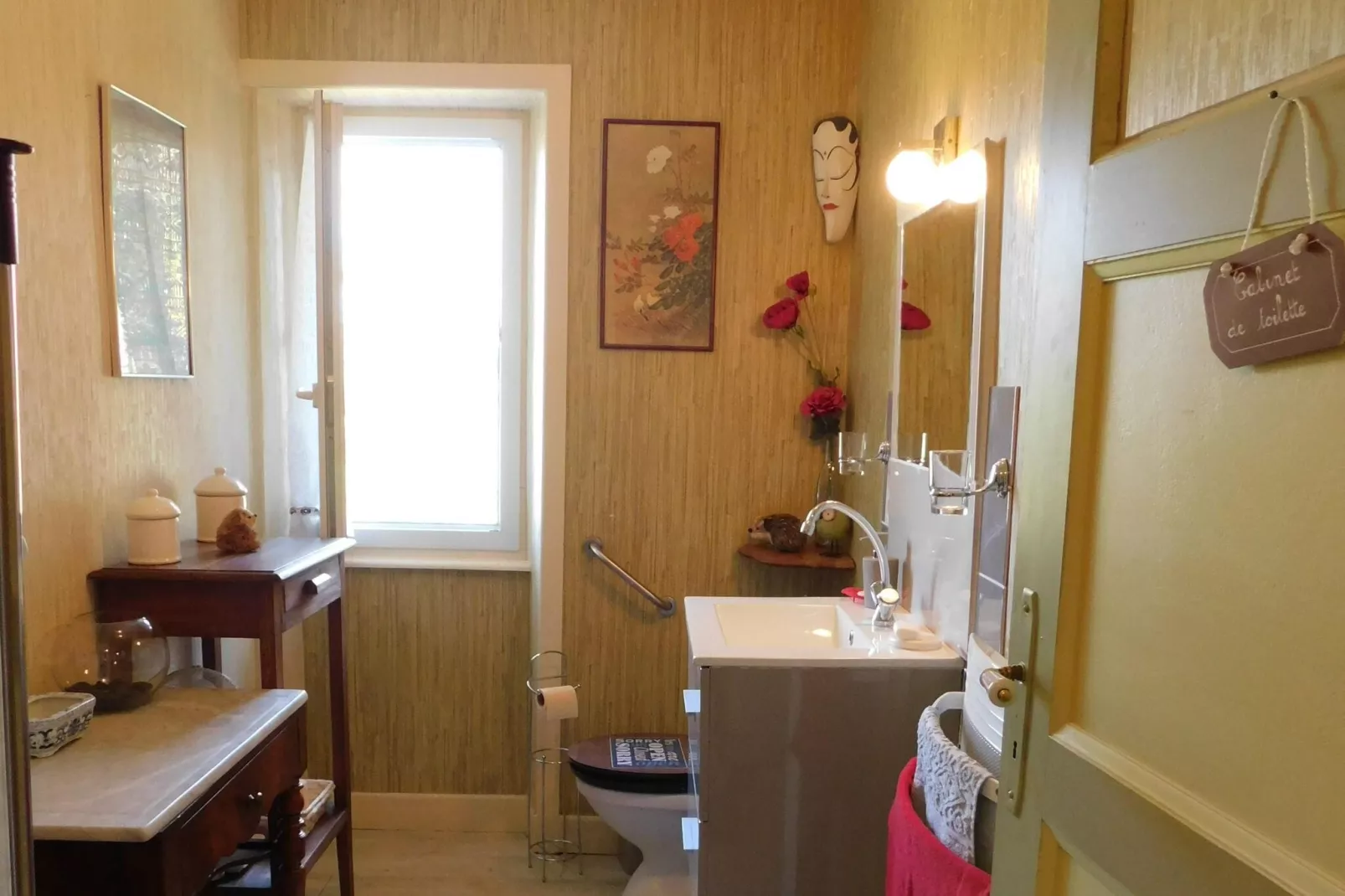 Petite Plaisance-Bathroom