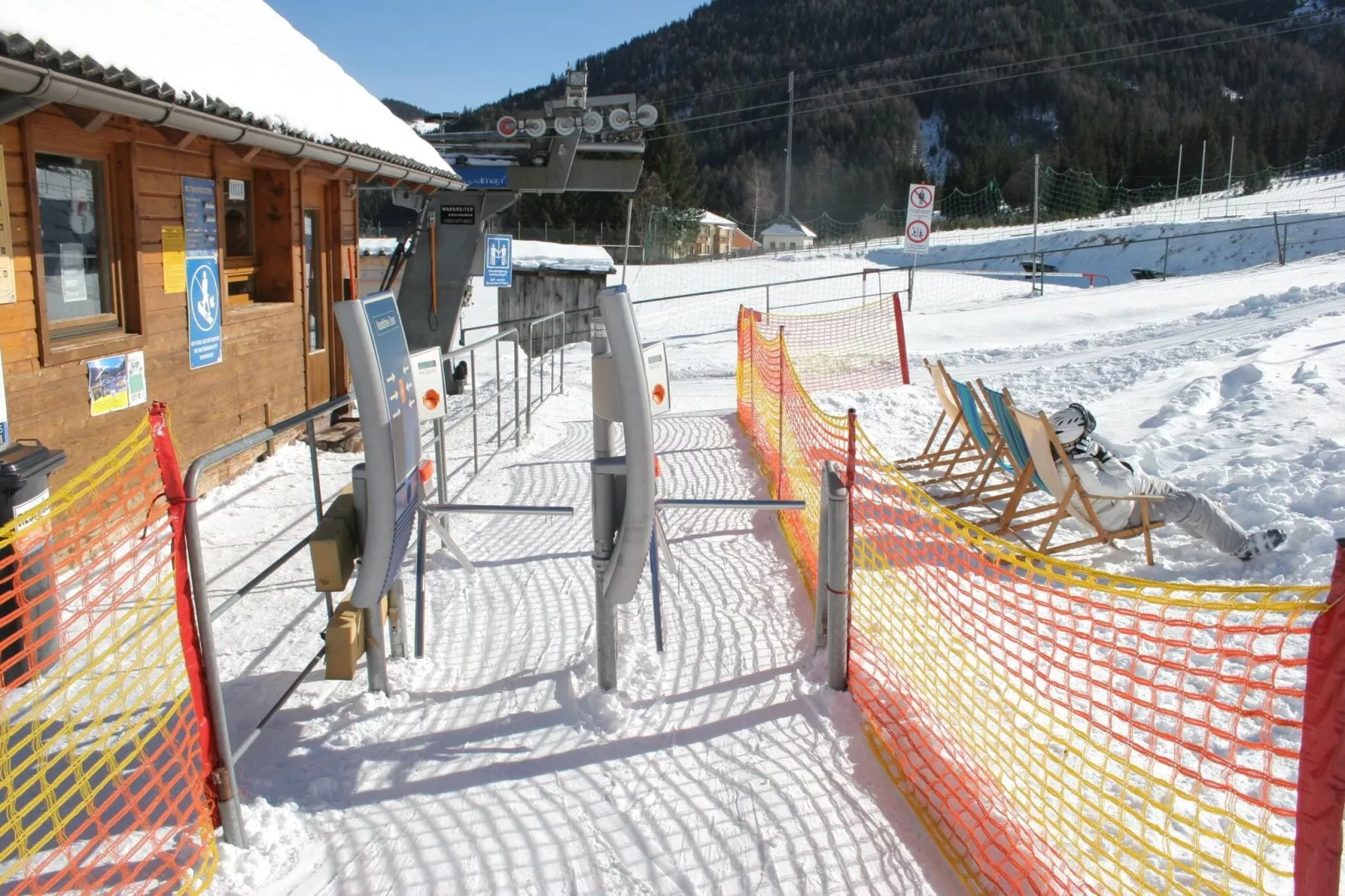 Tauern Chalet-Area winter 1km
