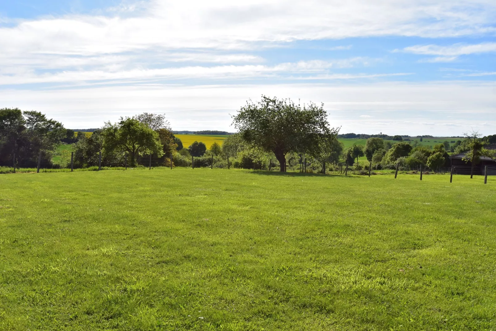 Maison de vacances St Maurice sur Aveyron-View summer