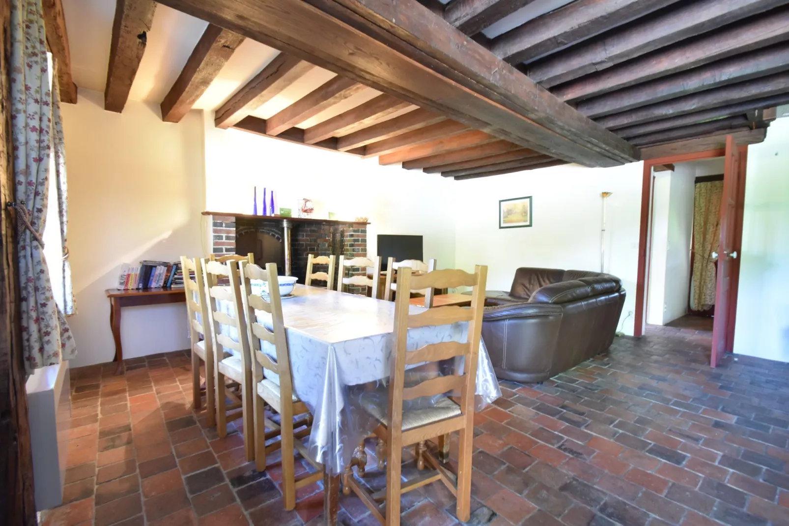 Maison de vacances St Maurice sur Aveyron-Dining room