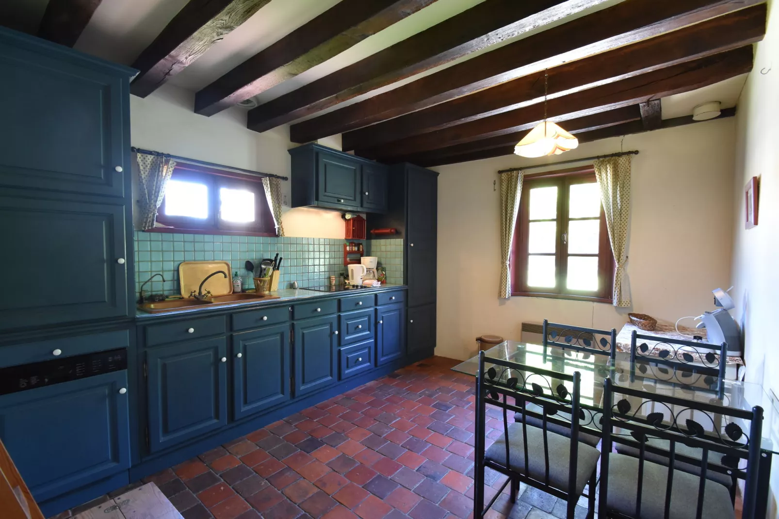 Maison de vacances St Maurice sur Aveyron-Kitchen