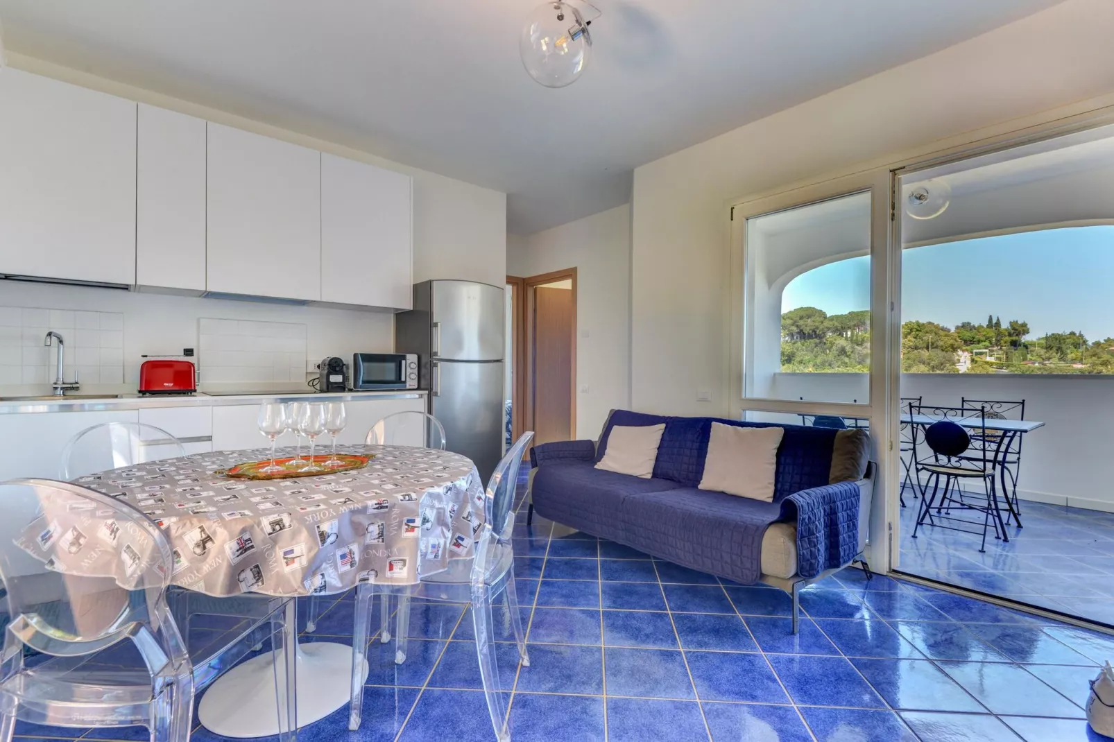 RES "I CASTAGNI" APPARTAMENTO  TRILOCALE LA CHICCA con Vista Mare