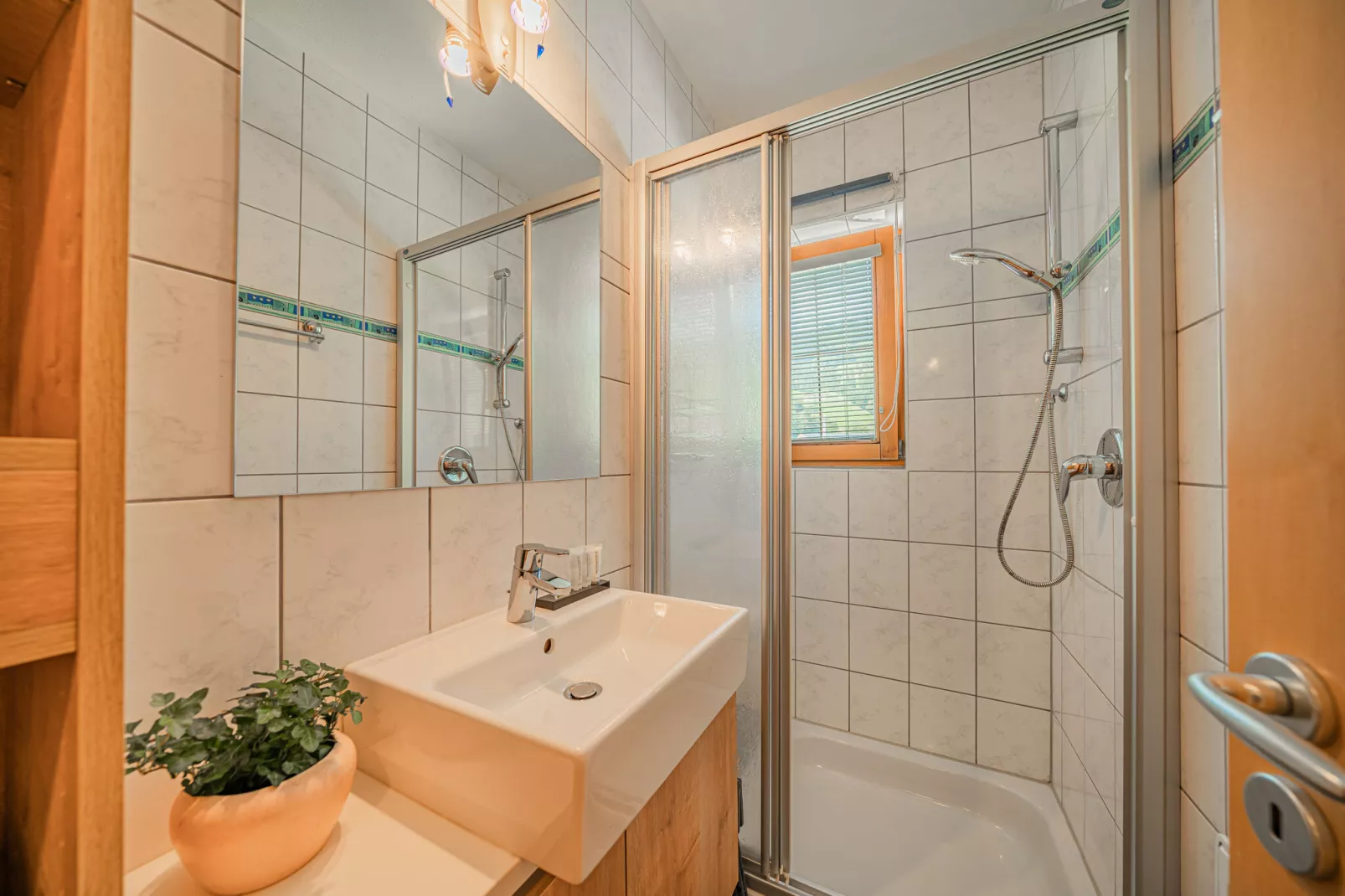 Haus Gamper-Bathroom