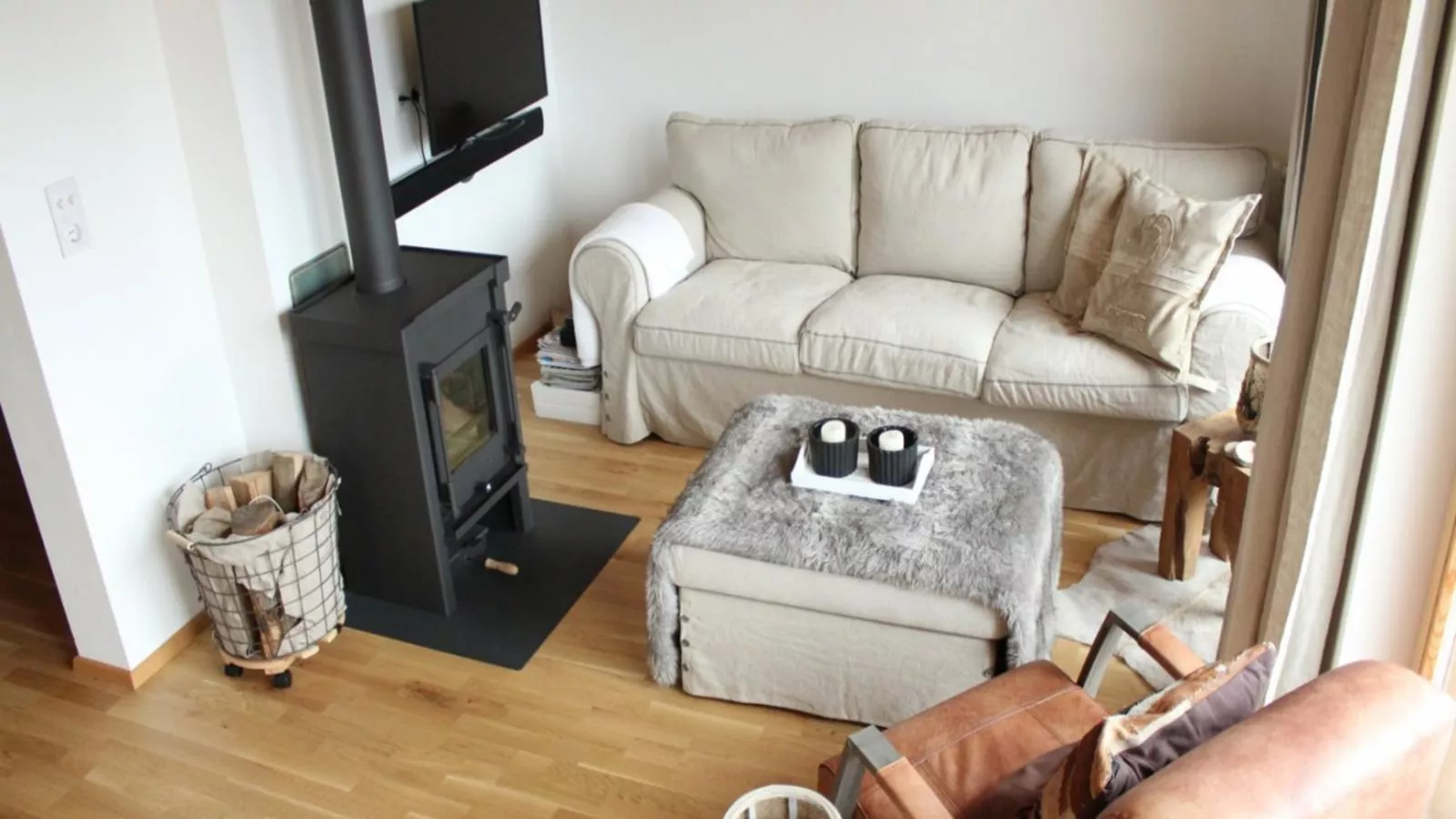 Van Dik Hout-Living room