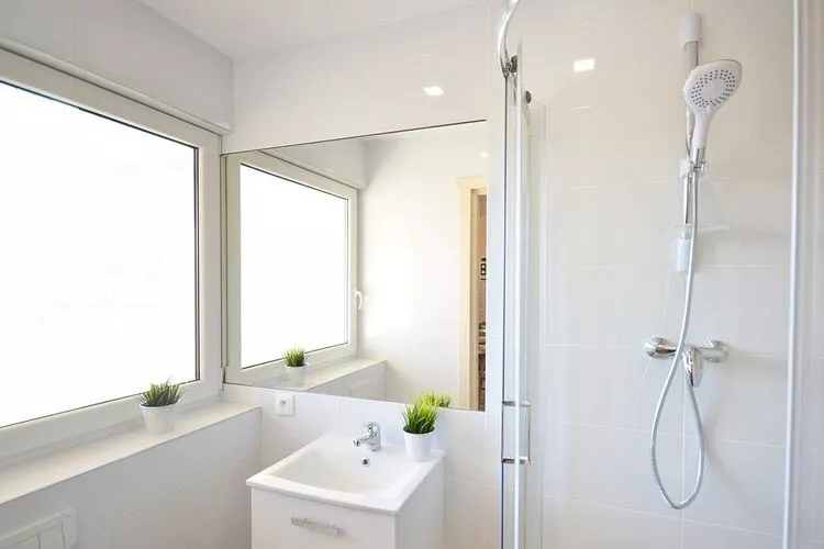 Domki wakacyjne dla 6 osób Dąbki-Bathroom