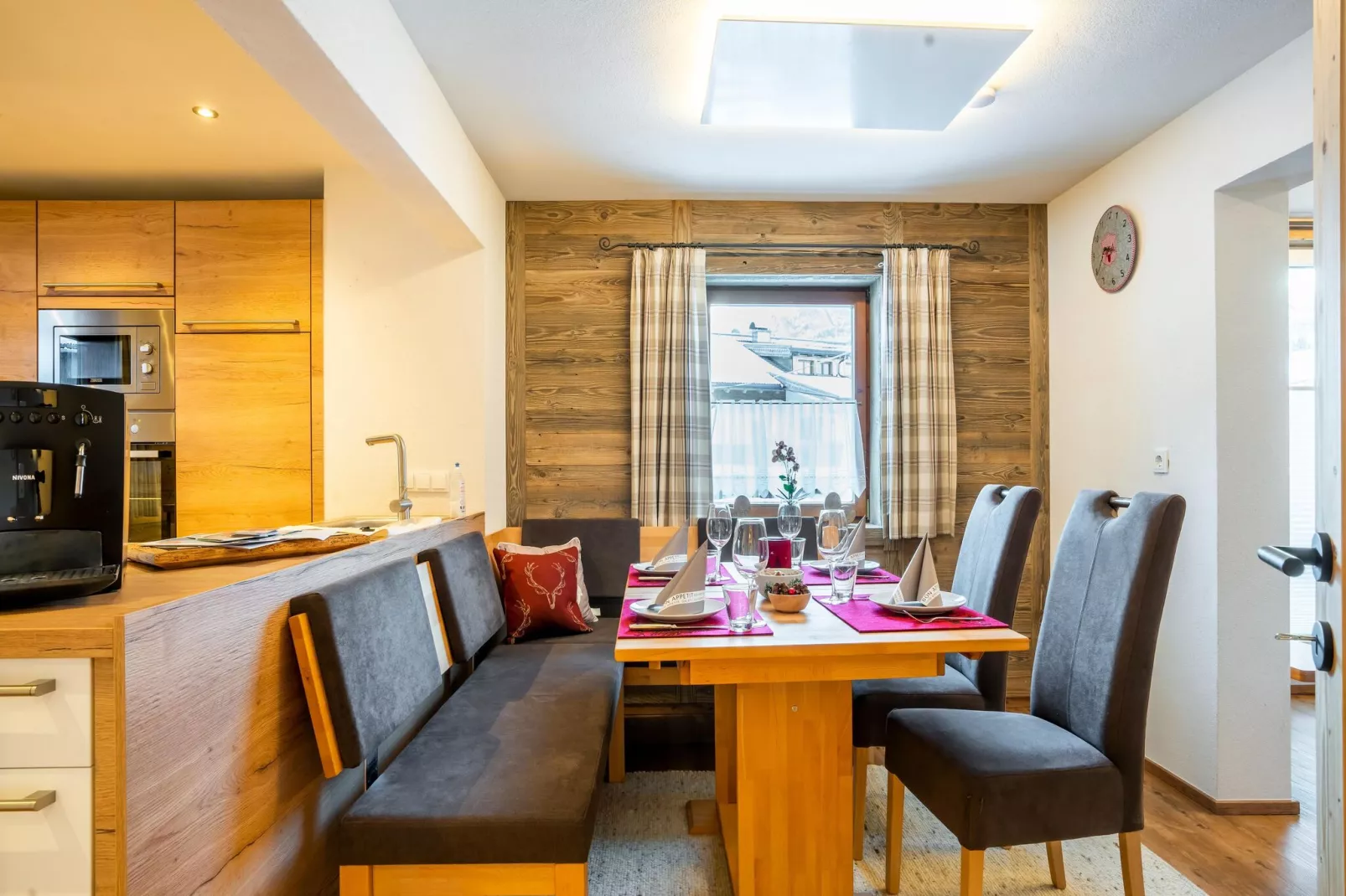Apartment Hollaus 1 & 2-Esszimmer