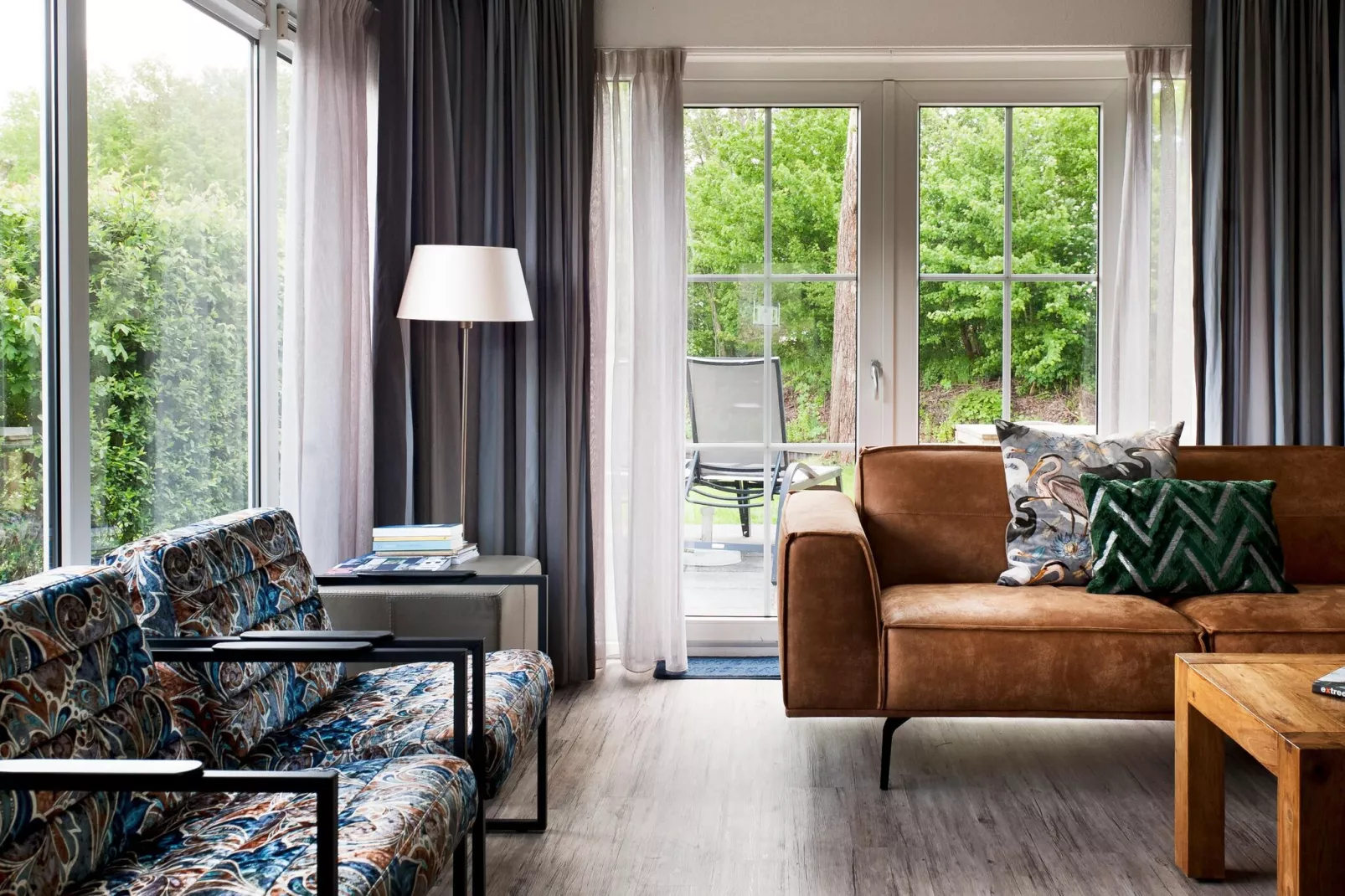 Fisker Wellness de Luxe VIP met sloep en buitenspa / 6 pers-Living room
