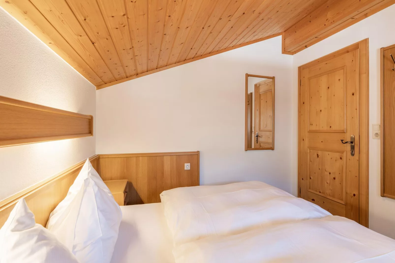 Apartment "Felbertal" & "Grasberge"-Bedroom