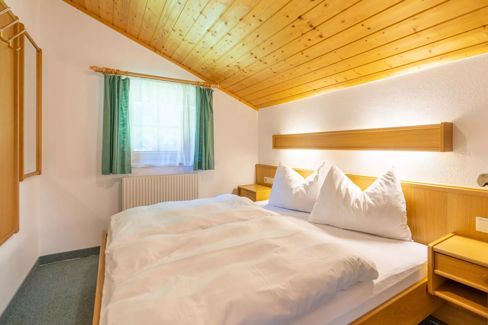 Apartment "Felbertal" & "Grasberge"-Bedroom