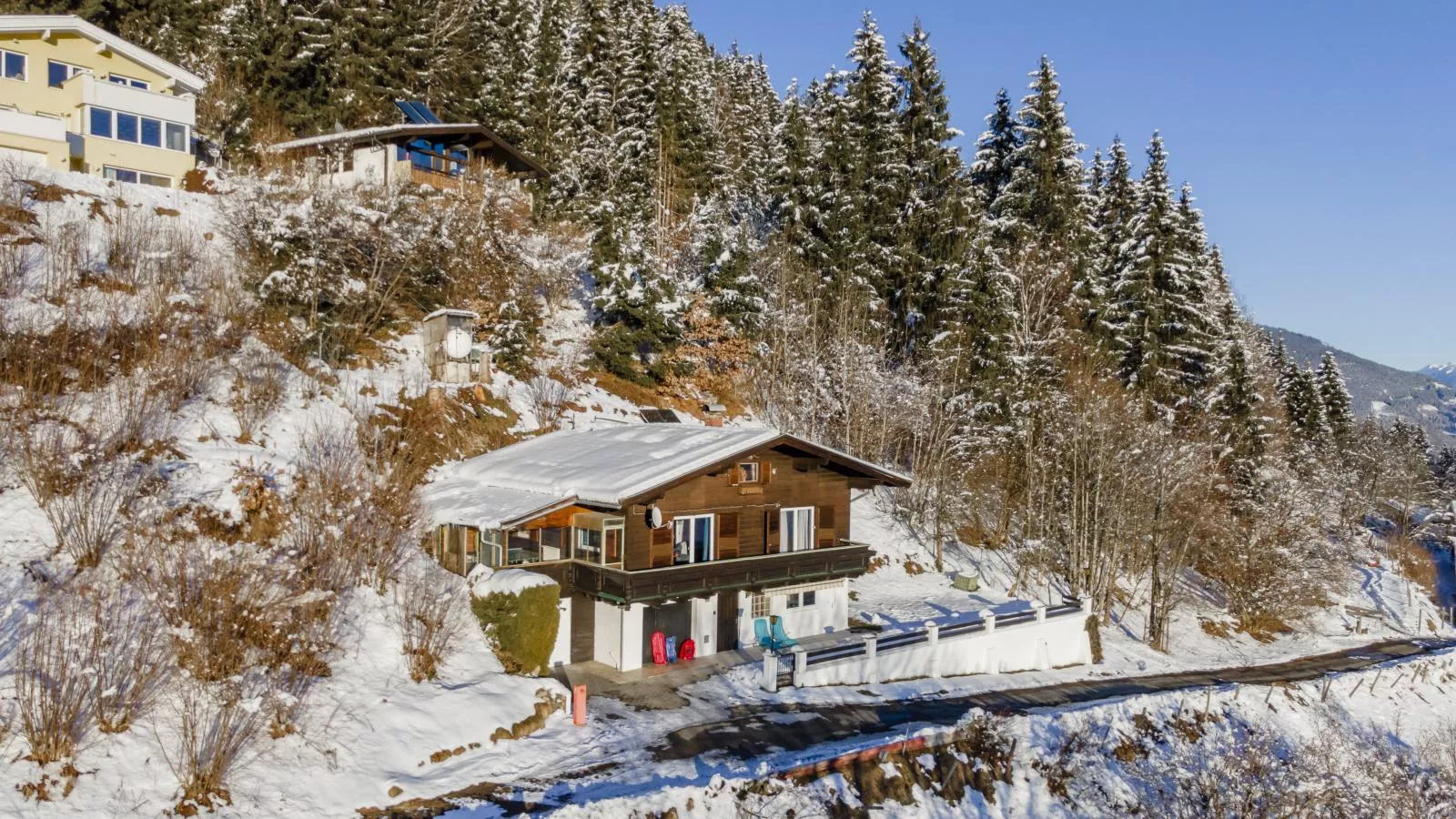 Jeremys-Exterior winter