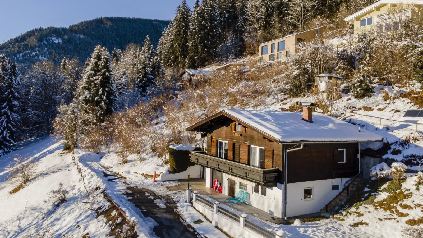 Jeremys-Exterior winter
