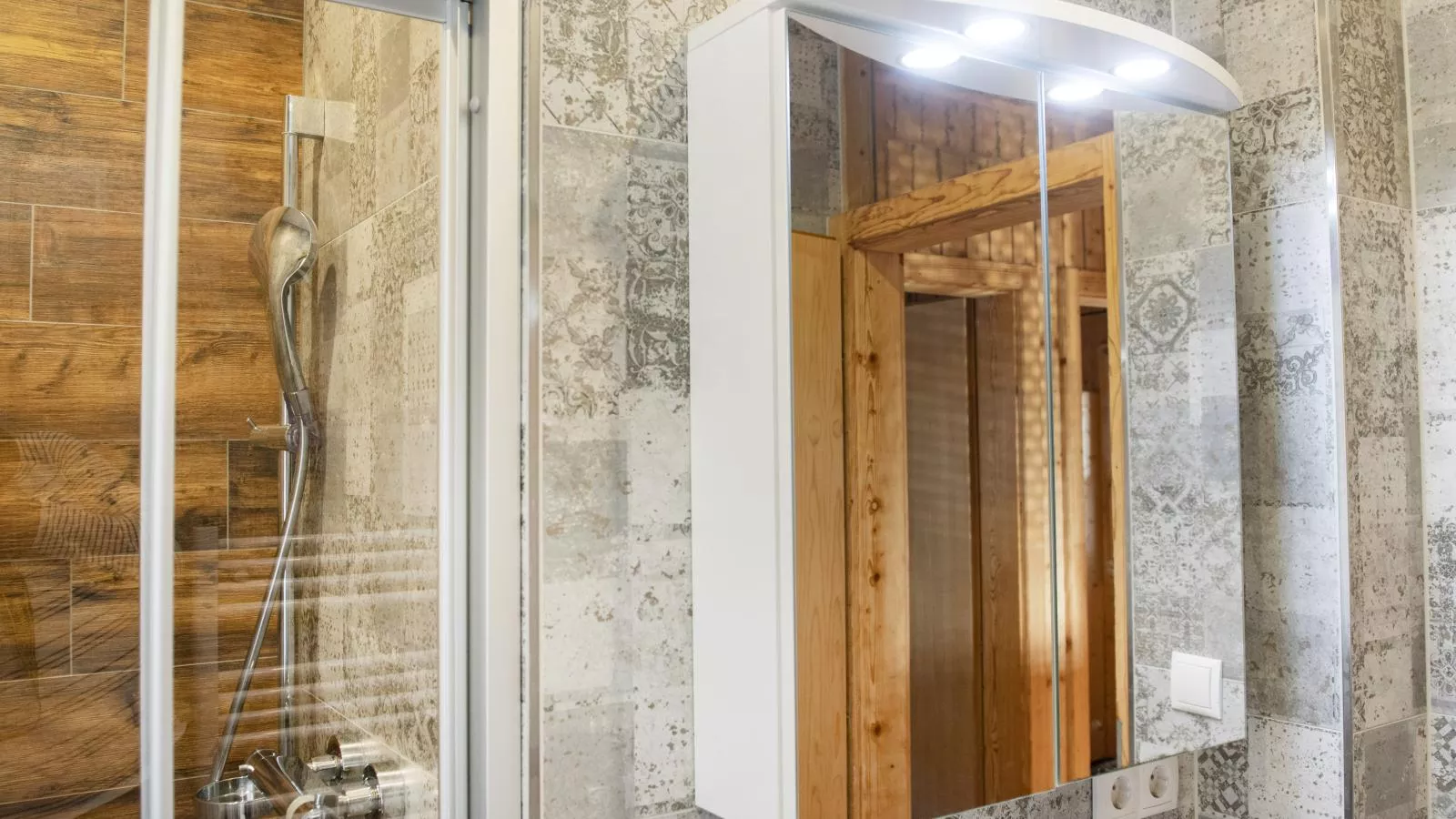 Blick ins Inntal-Bathroom