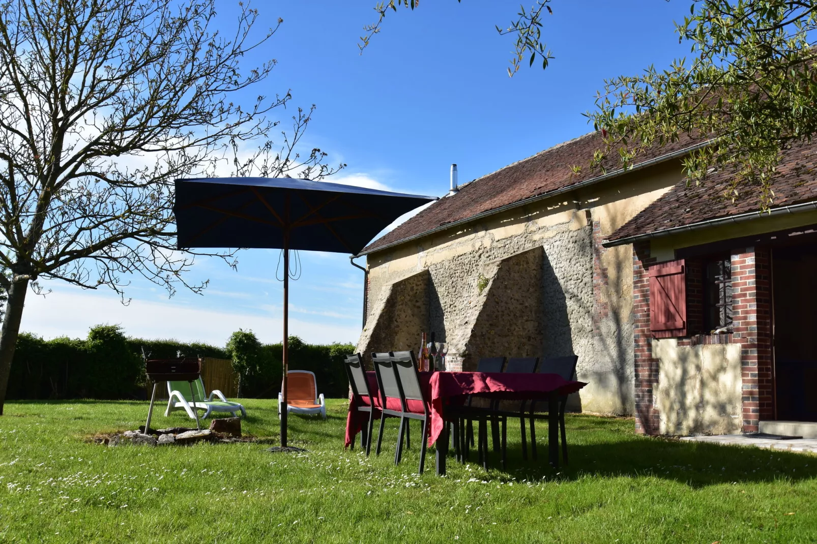 Maison de vacances  St Maurice sur Aveyron ferme-Exterior summer