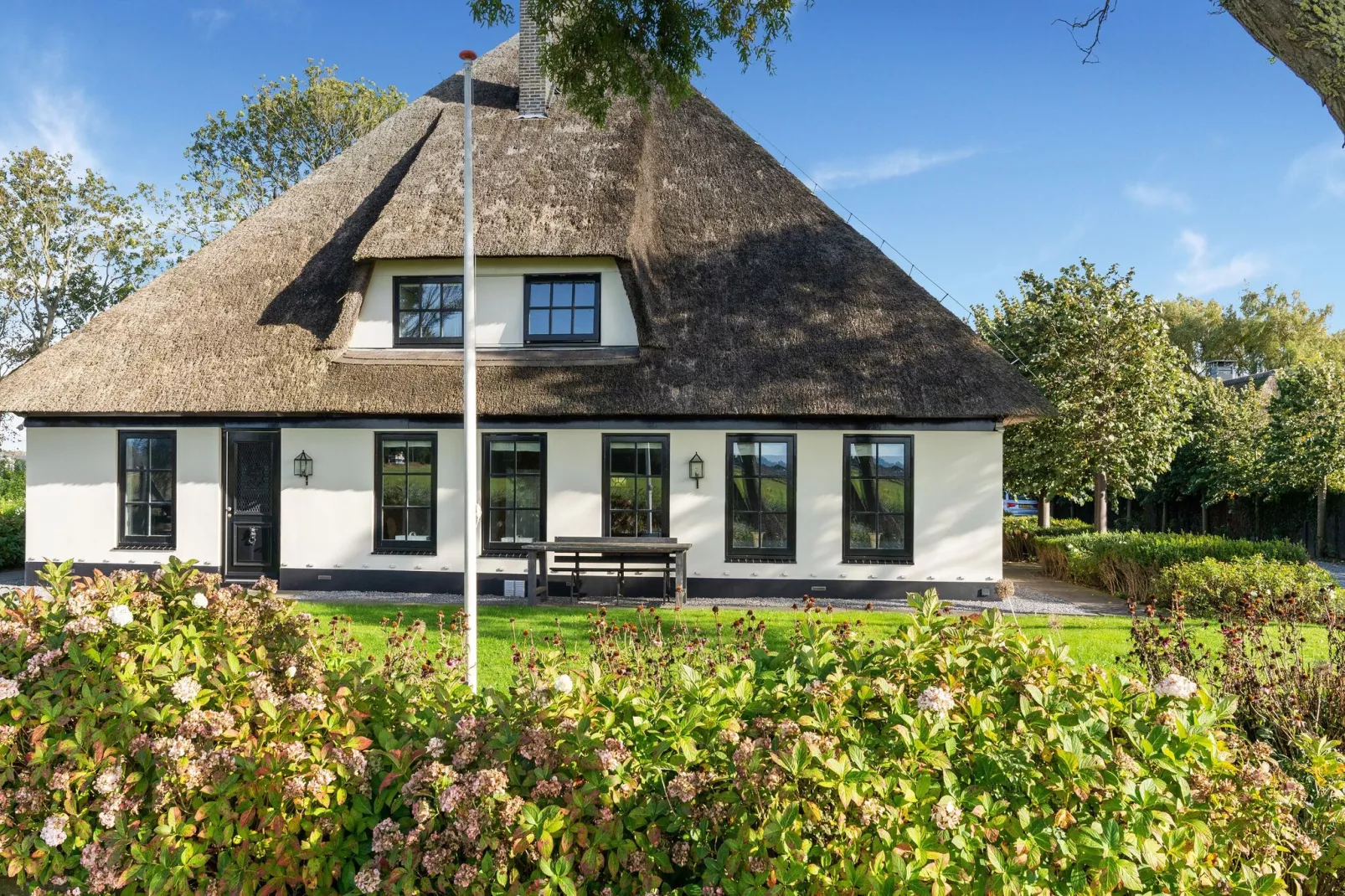 De Pauwenhof-Exterior summer
