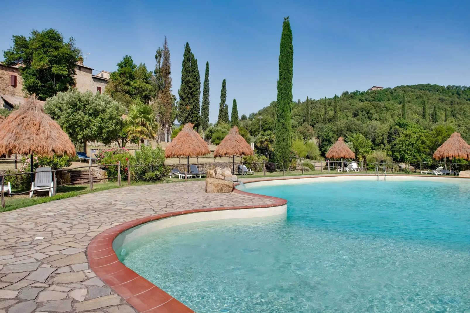 Ginestra 1  Ginestra 2-Pool