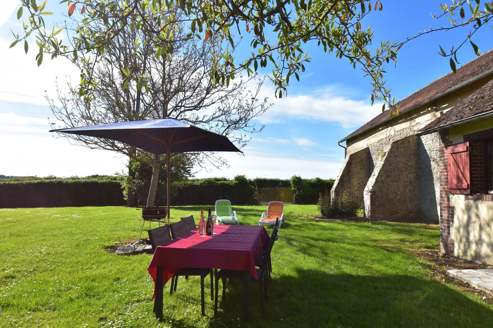 Maison de vacances  St Maurice sur Aveyron ferme-Gardens summer