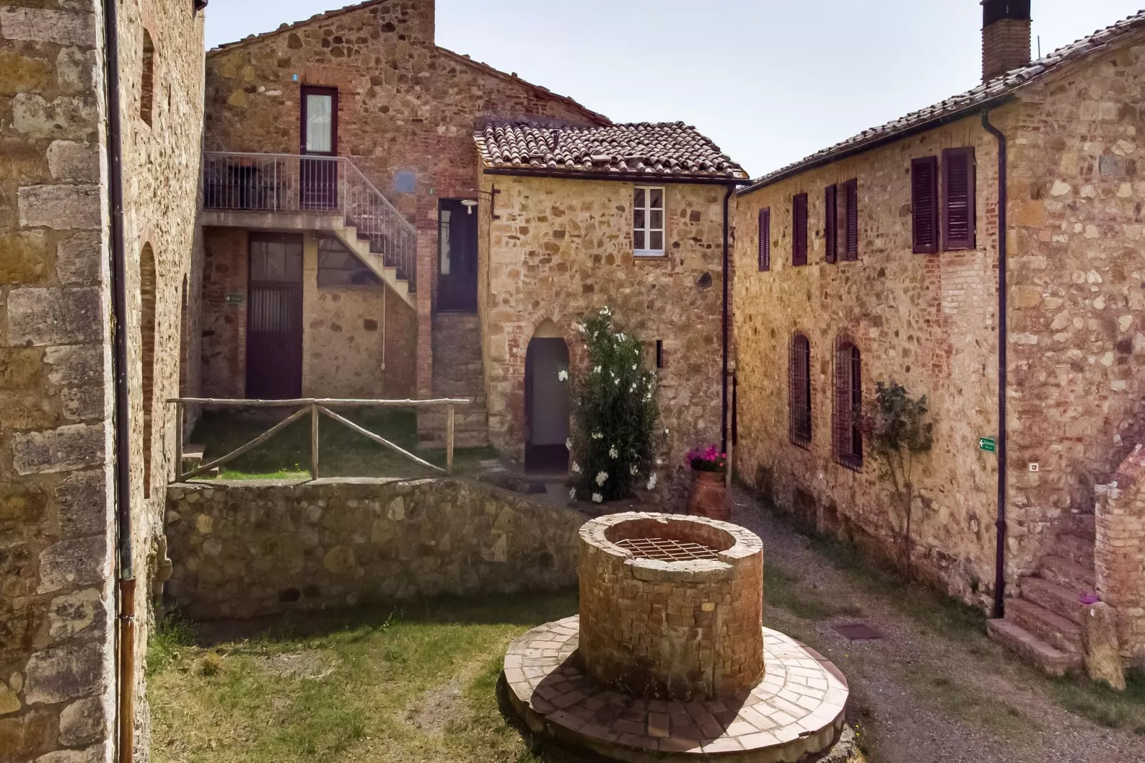 Ginestra 1  Ginestra 2-Exterior summer