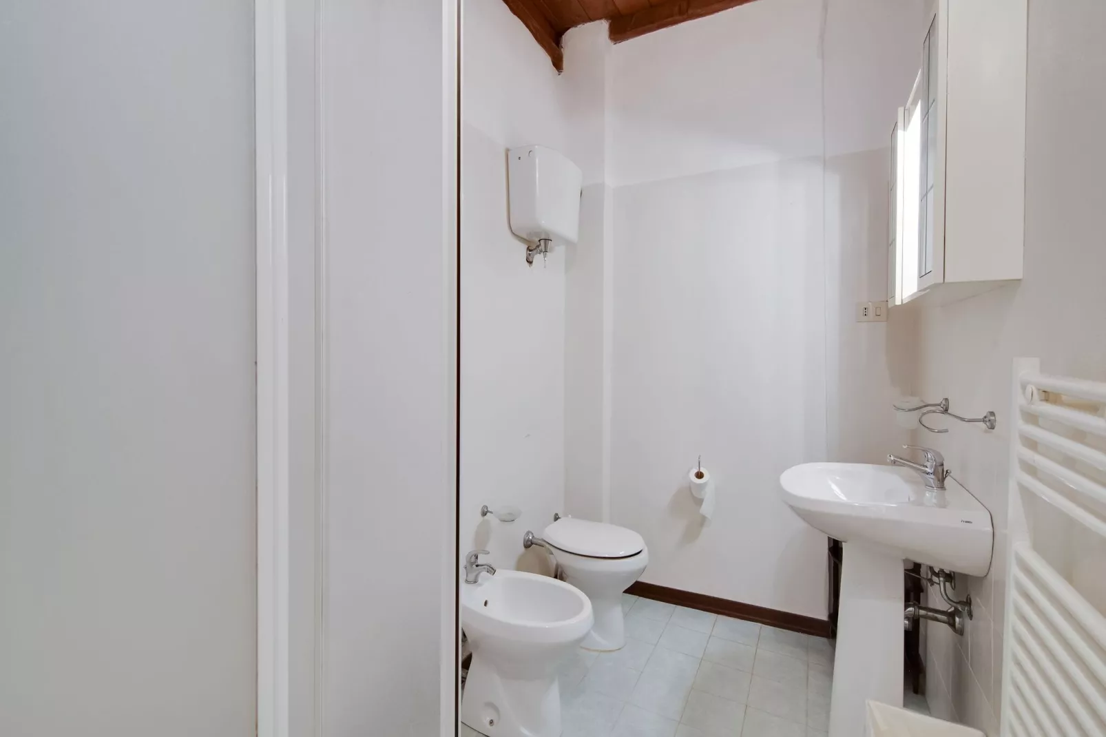 Ginestra 1  Ginestra 2-Bathroom
