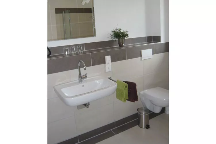 45645-Bathroom
