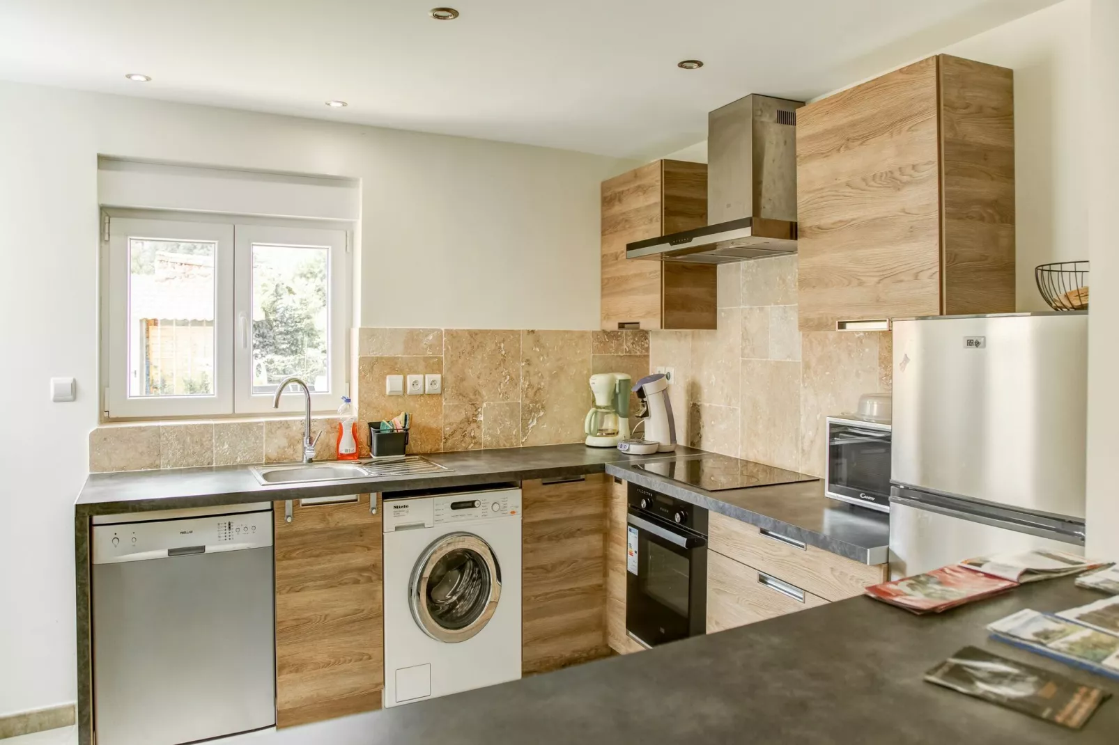 Cosy holiday home with garden-Kitchen
