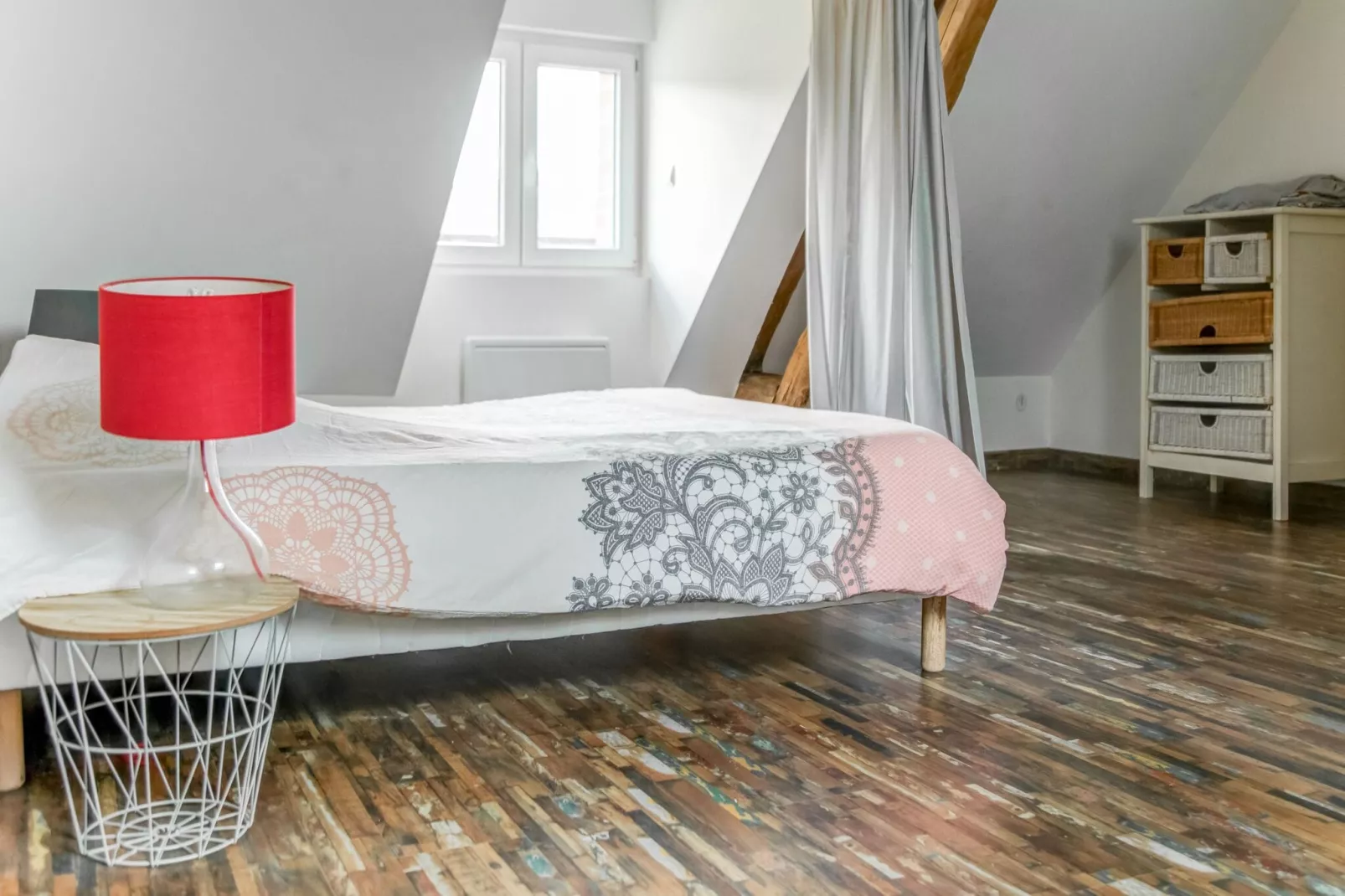 Cosy holiday home with garden-Bedroom
