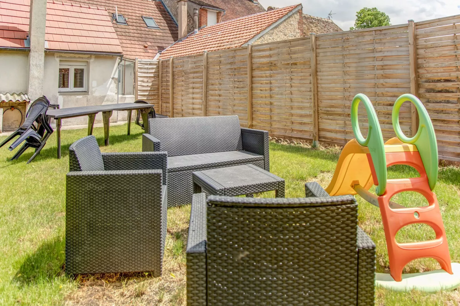 Cosy holiday home with garden-Gardens summer