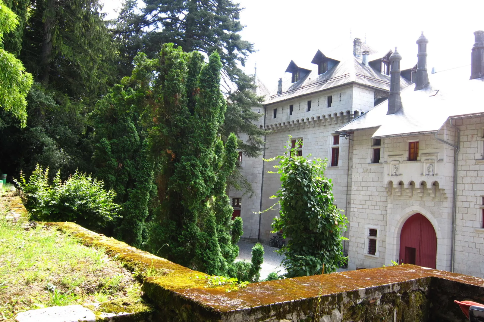 Le Chalet-Exterior summer