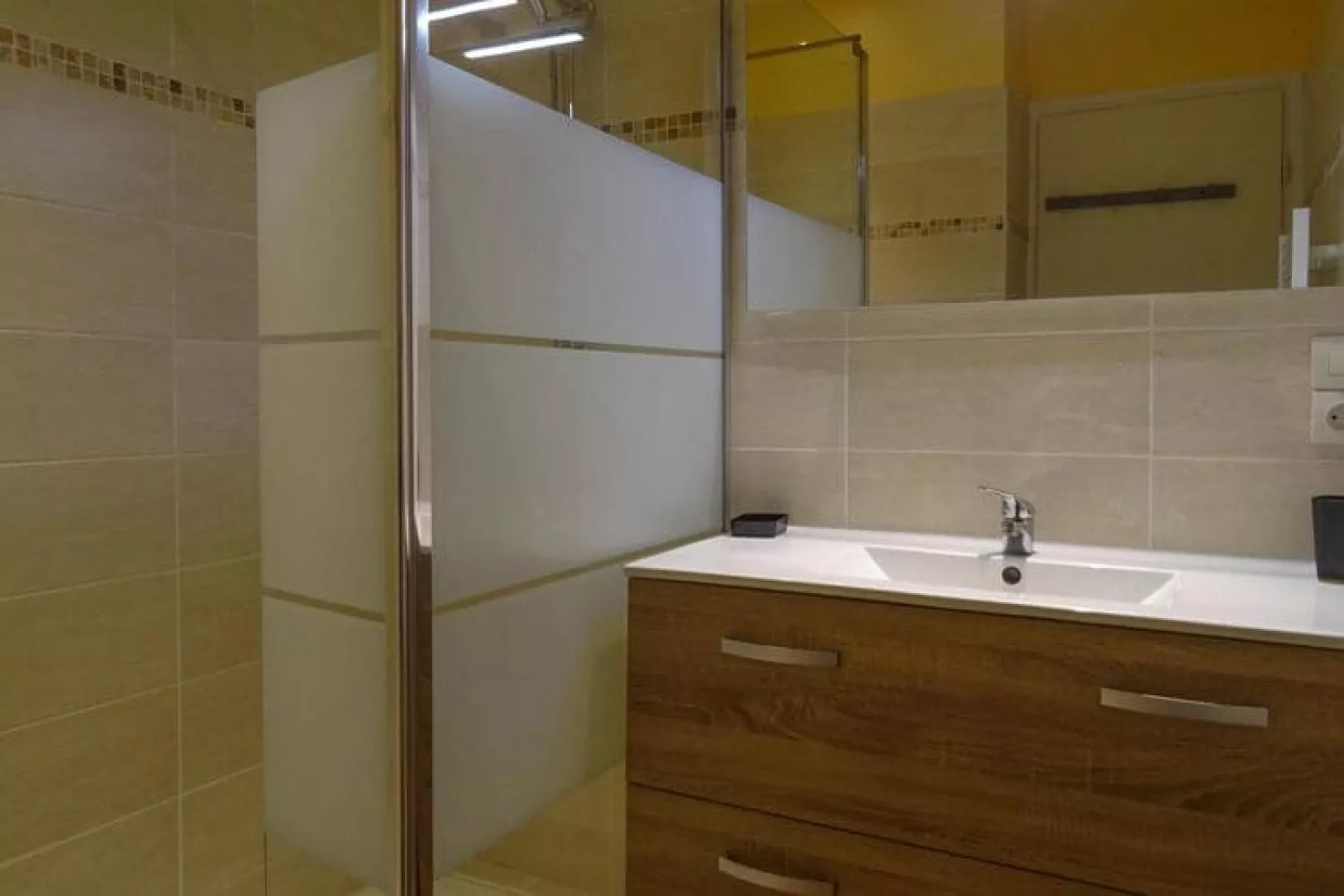 Holiday home Damgan-Kervoyal-Badezimmer