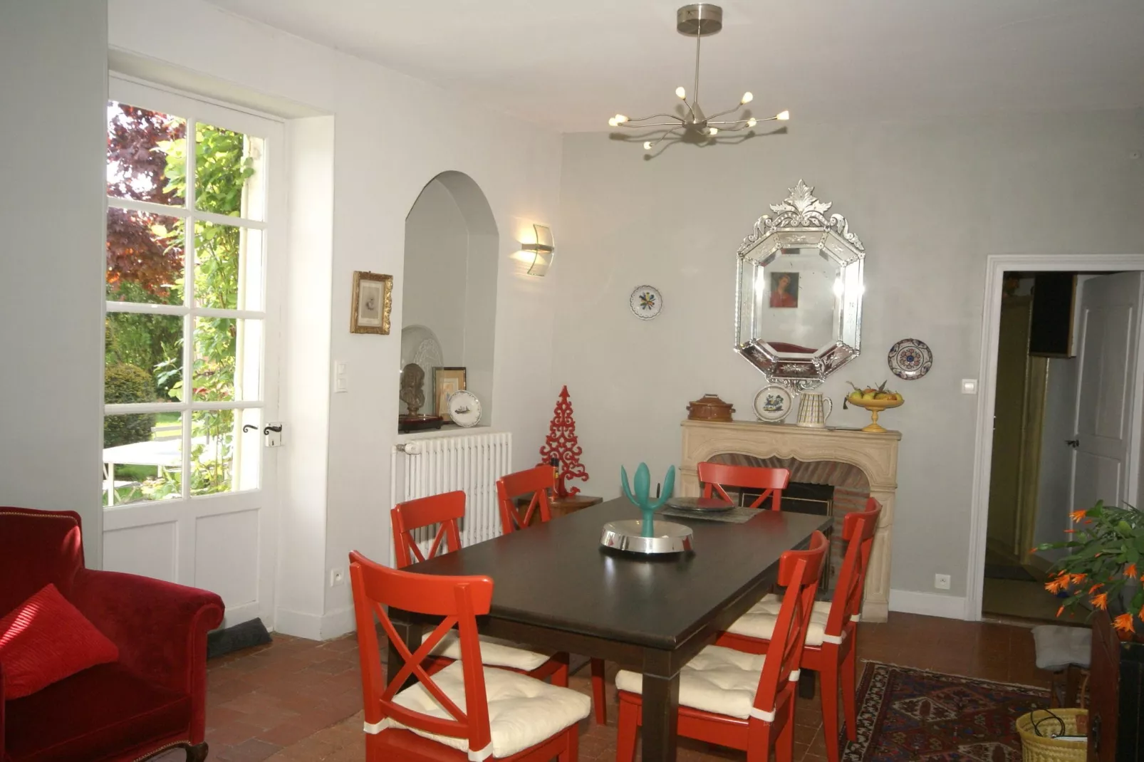 Les Remparts Fleuris-Dining room