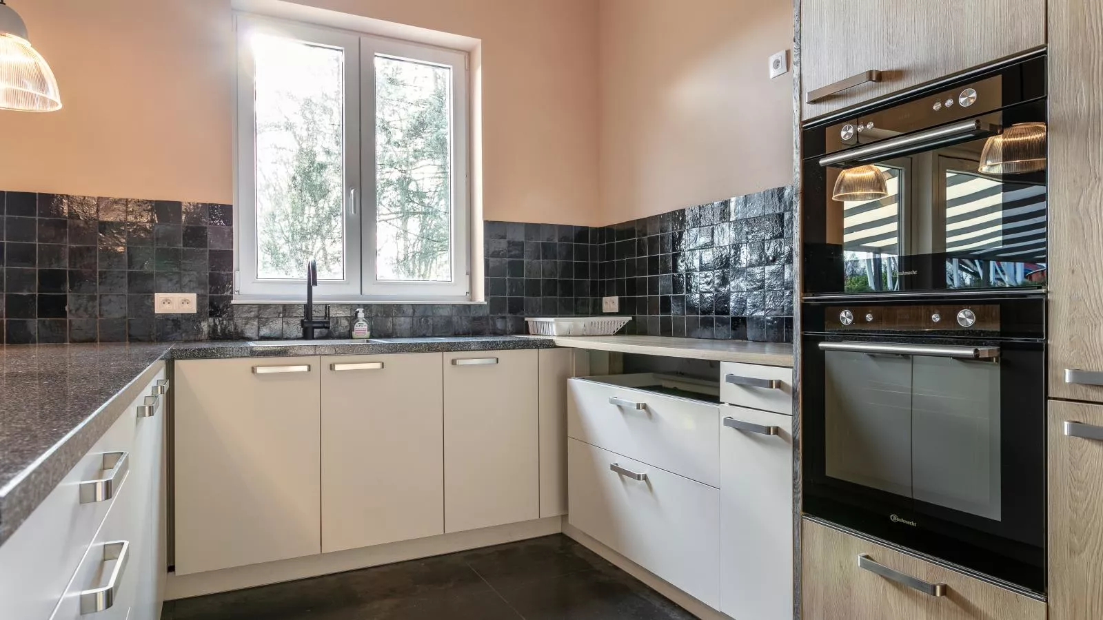 Ons Huis-Kitchen