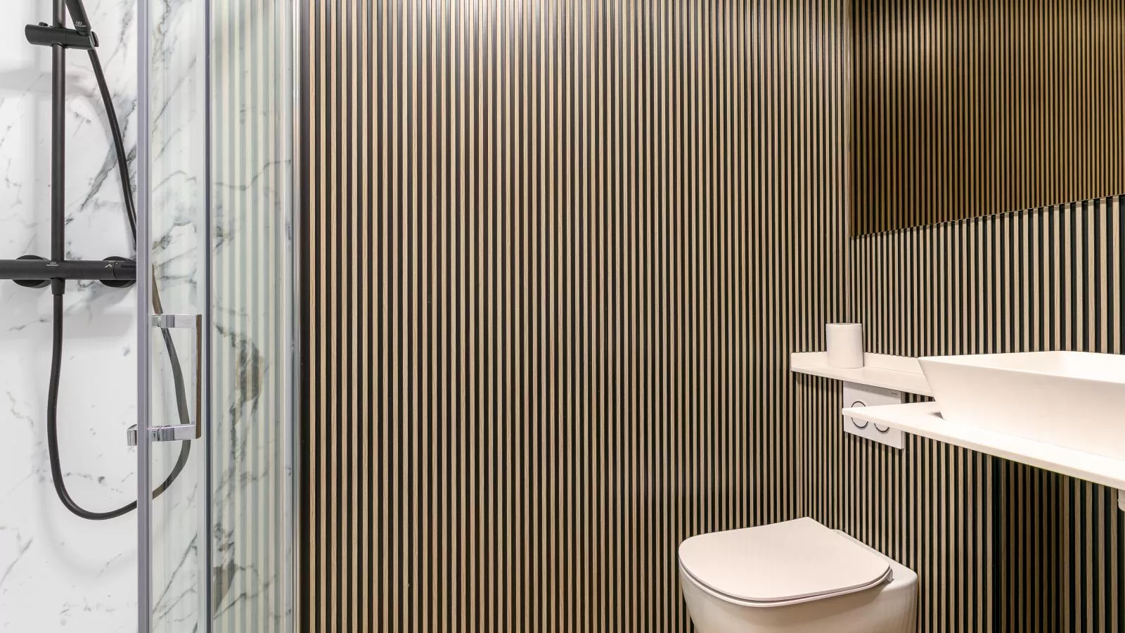 Ons Huis-Bathroom
