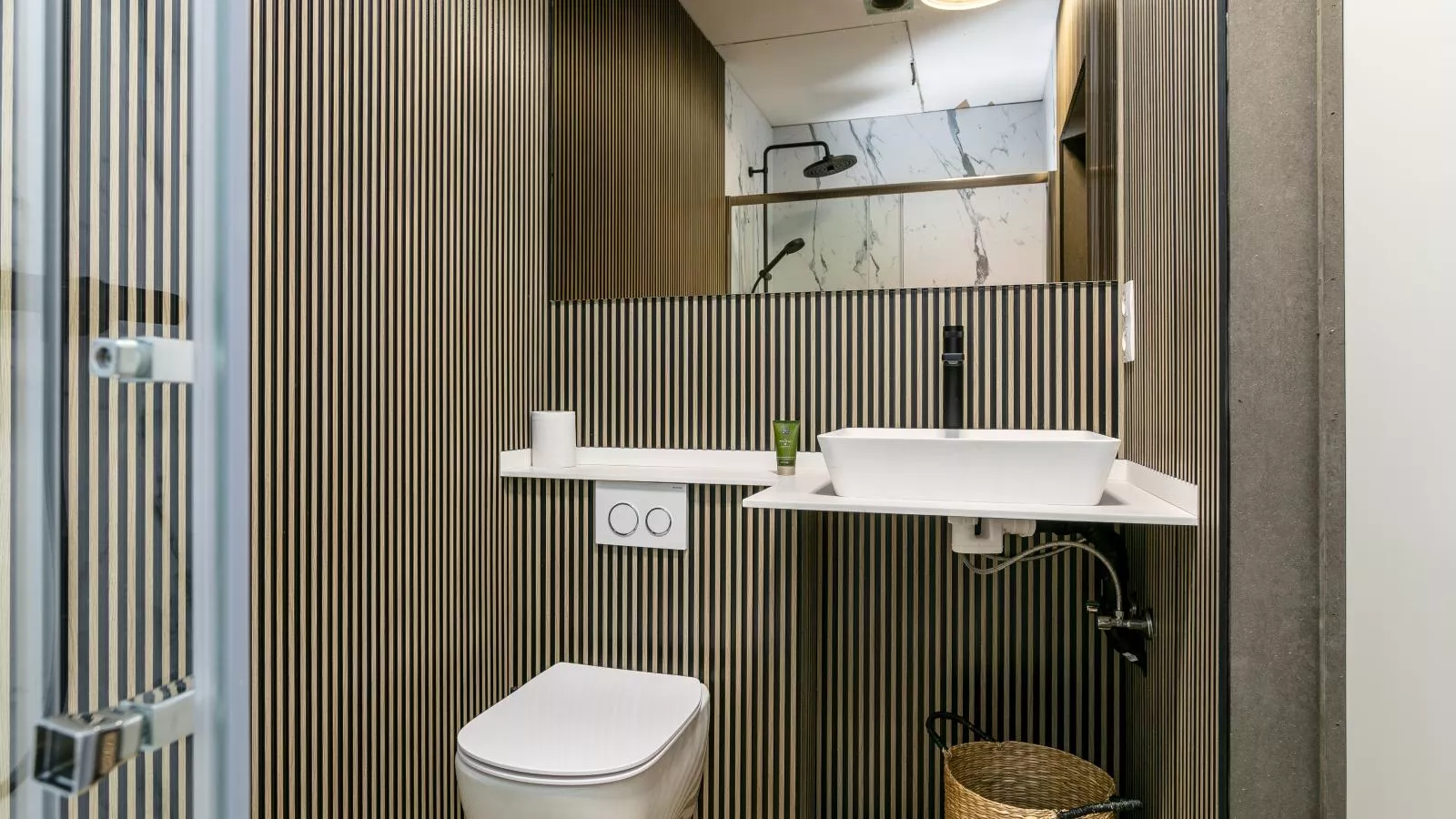 Ons Huis-Bathroom