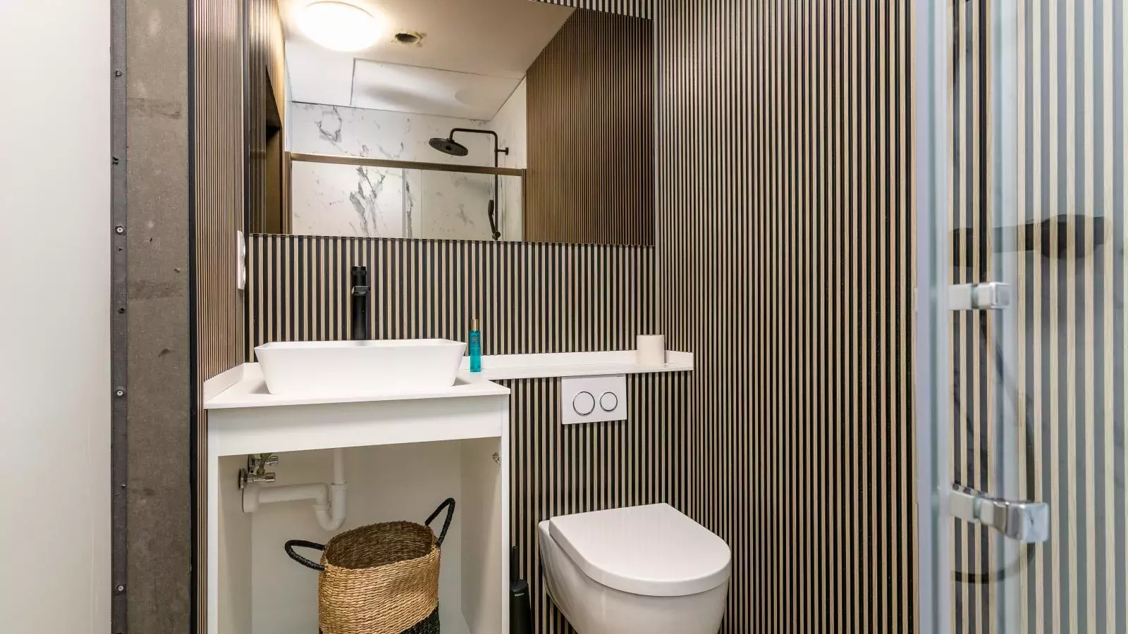Ons Huis-Bathroom