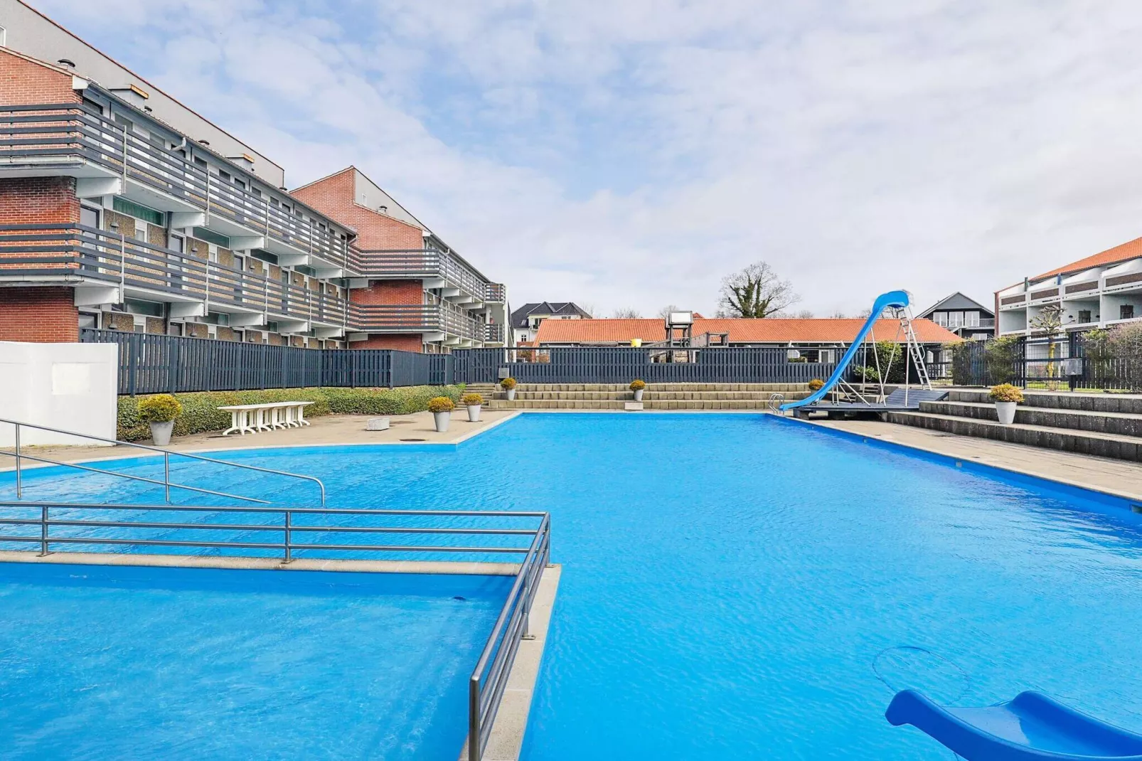 2½ room, 1 st floor-Pool