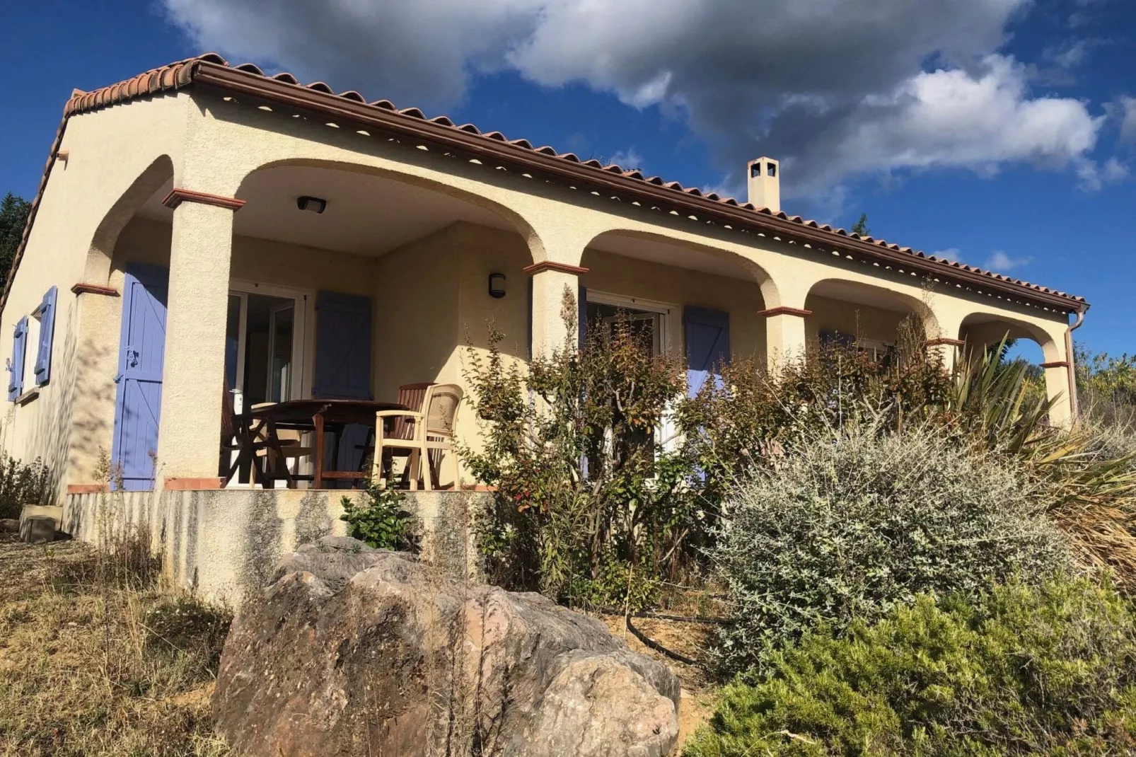 La Chouette de Minerve-Exterior summer