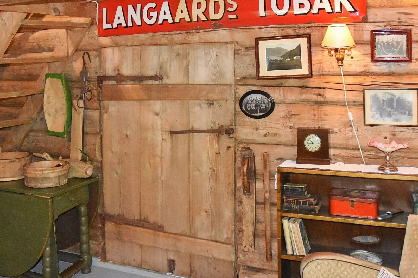 Vintage Charm by the Sea-By Traum-Indoor